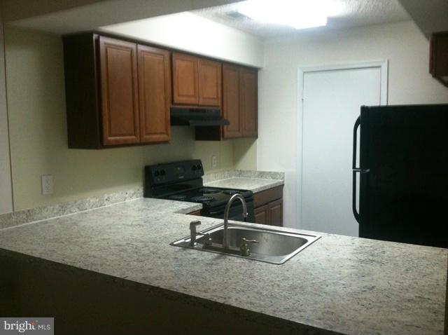 COLUMBIA COMMONS - Residential Lease