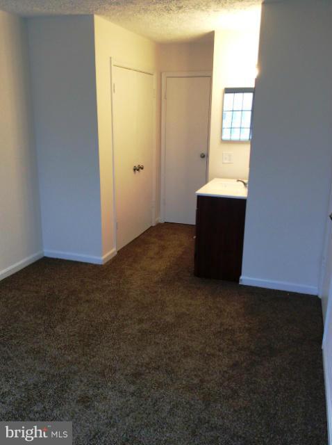 COLUMBIA COMMONS - Residential Lease