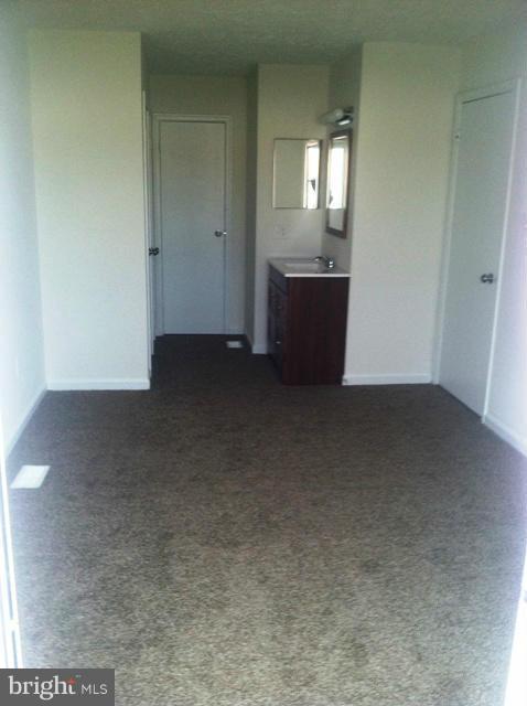 COLUMBIA COMMONS - Residential Lease