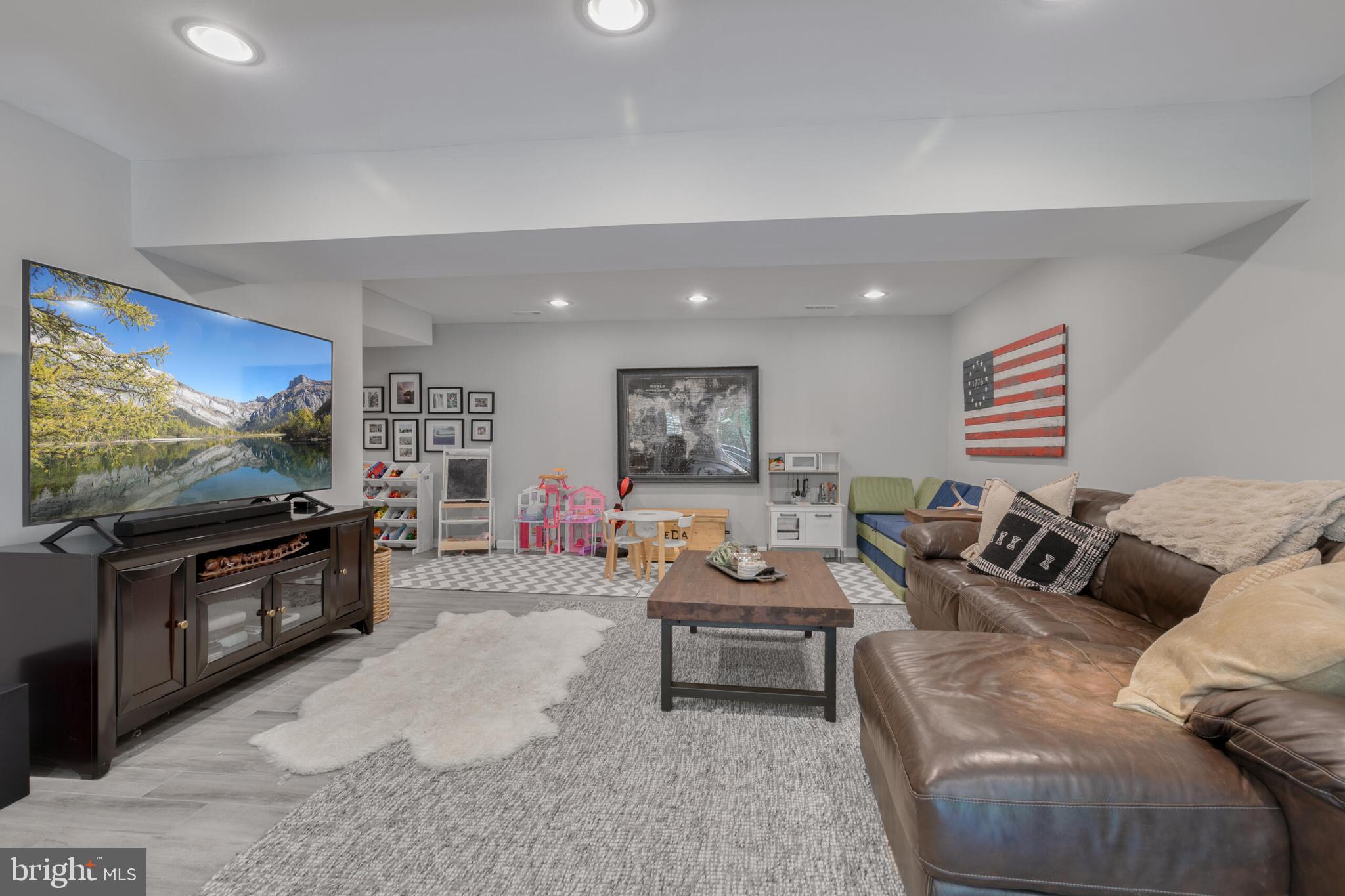 GLADE AT HUNTERS WOODS - Residential