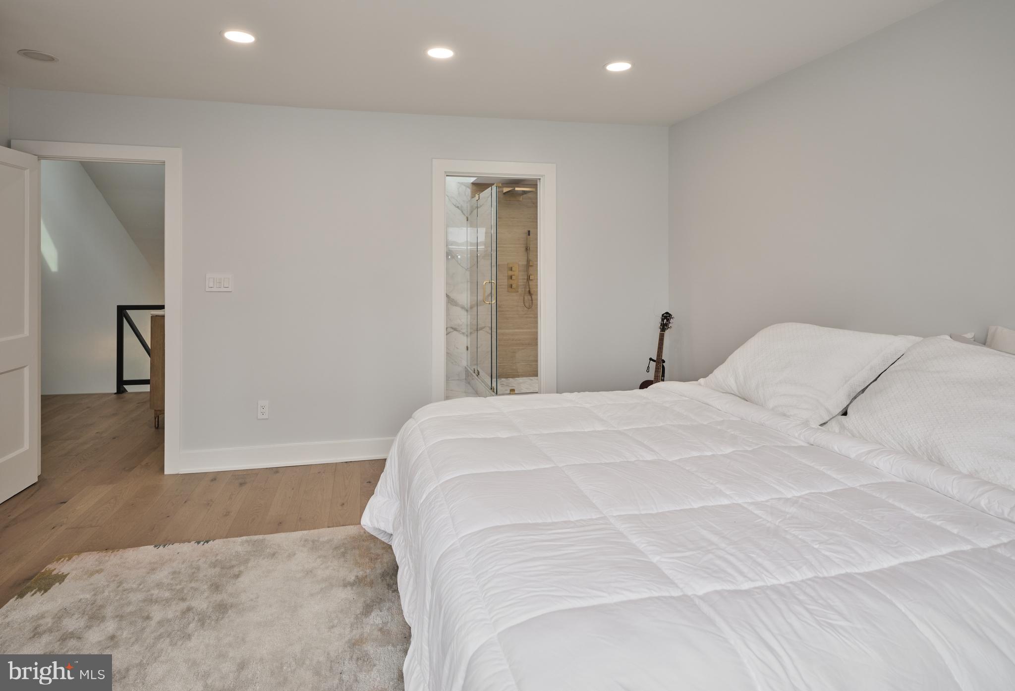 SOCIETY HILL - Residential