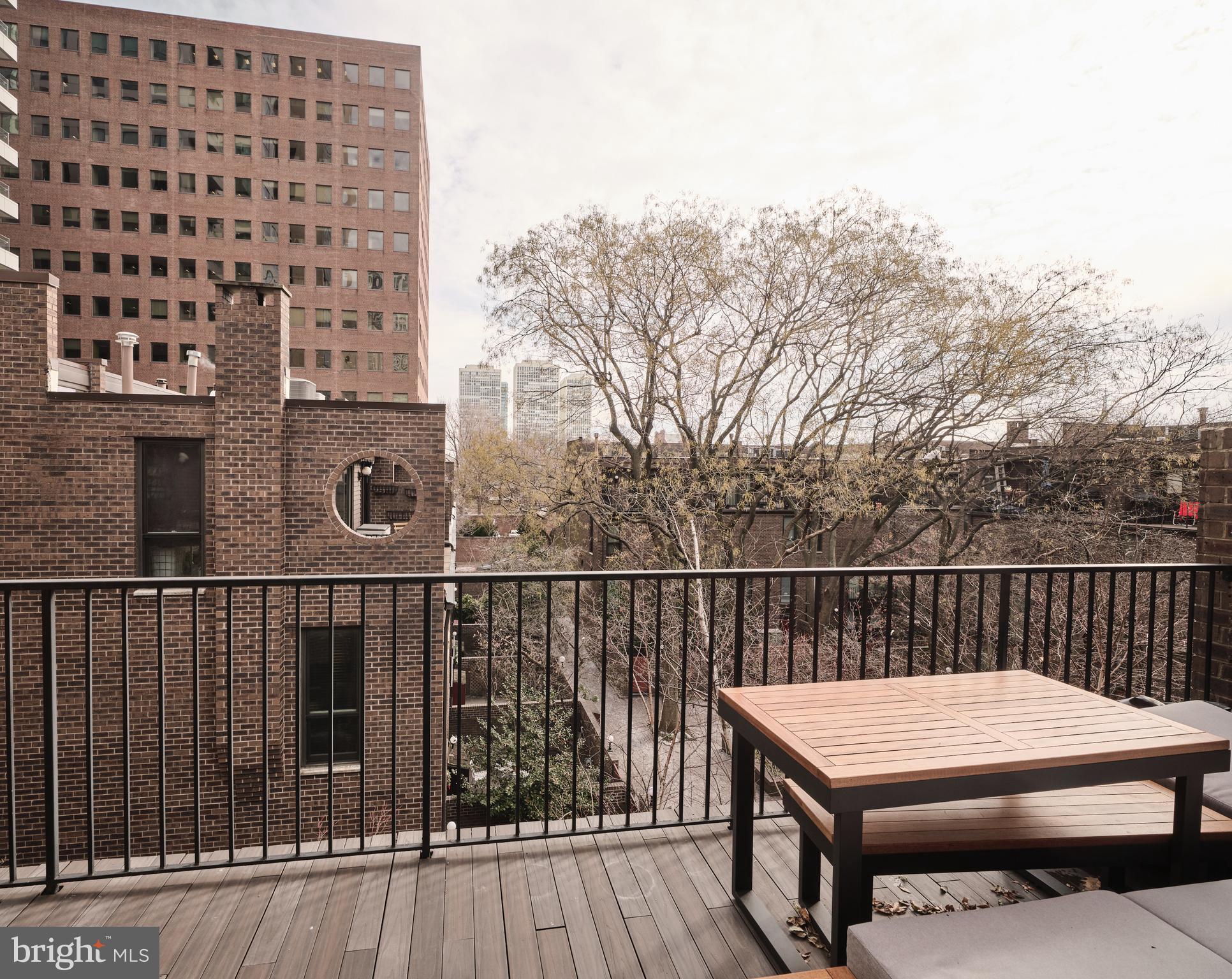 SOCIETY HILL - Residential