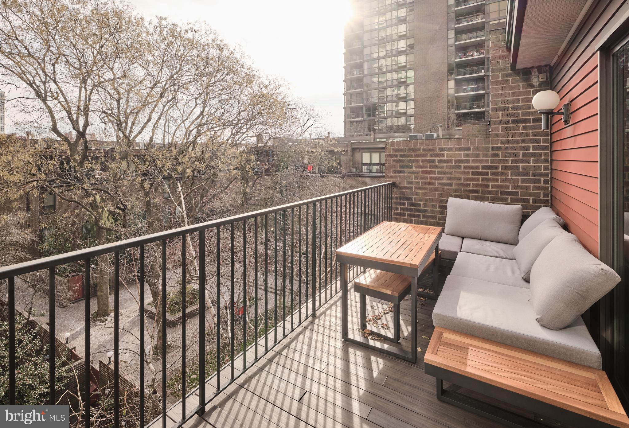 SOCIETY HILL - Residential