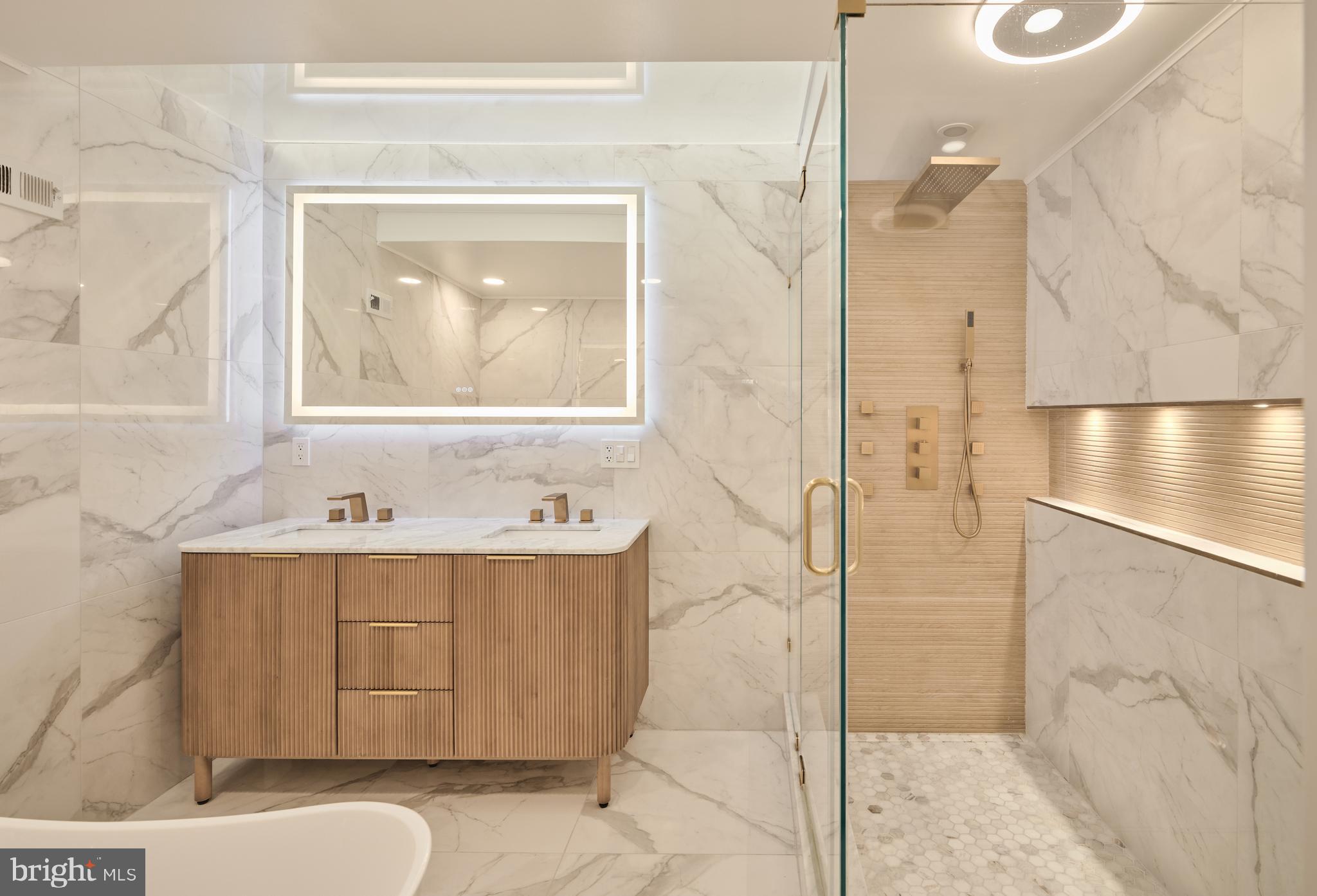 SOCIETY HILL - Residential