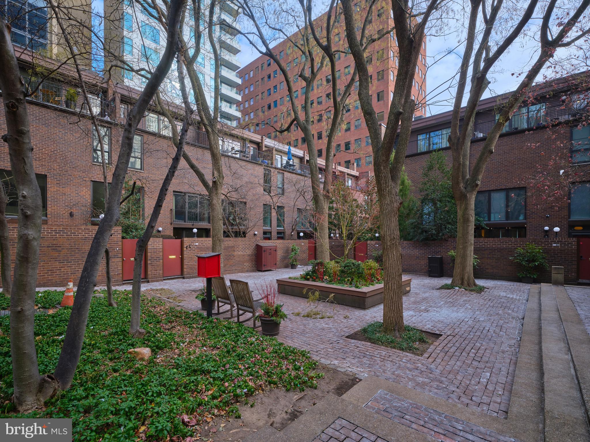 SOCIETY HILL - Residential