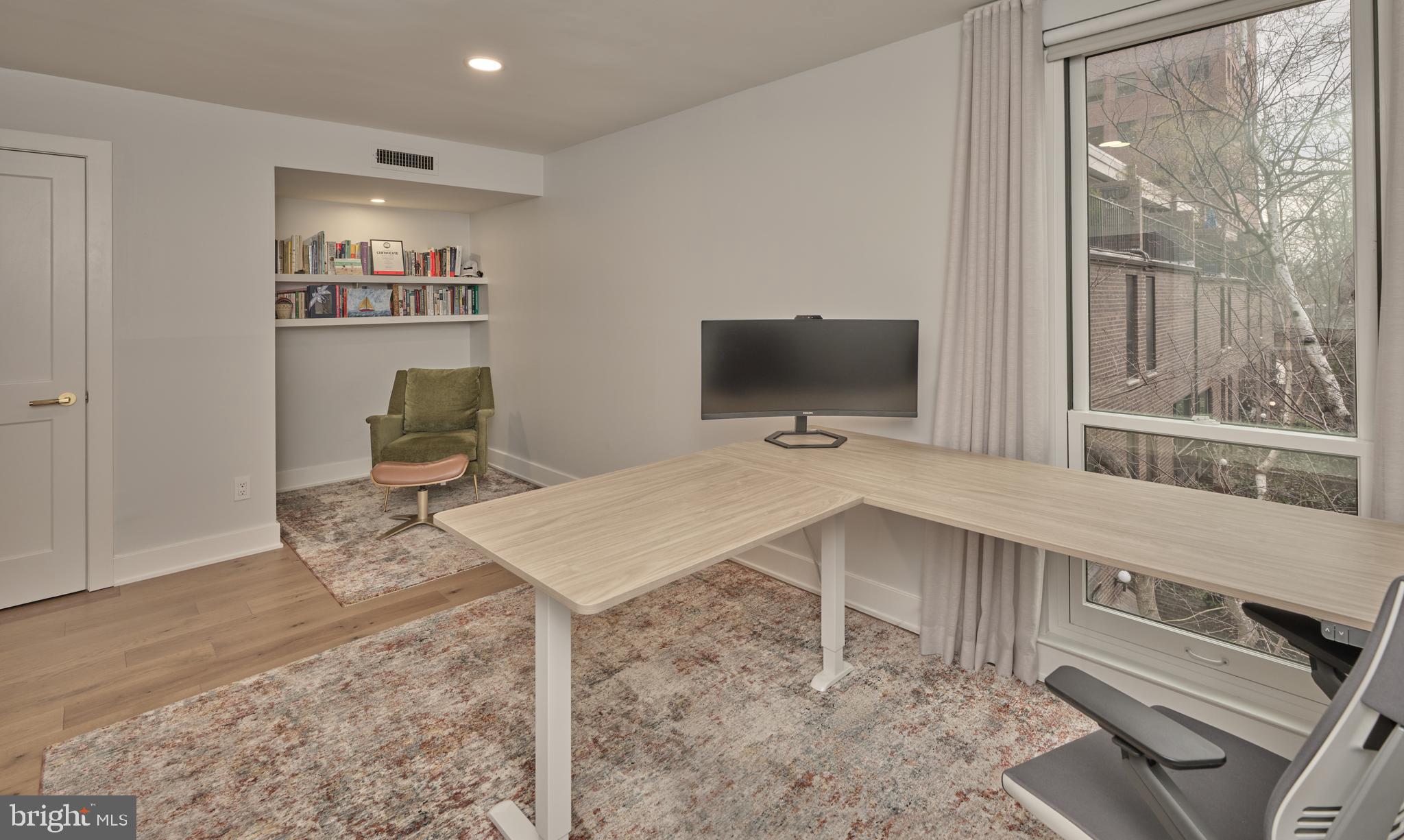 SOCIETY HILL - Residential