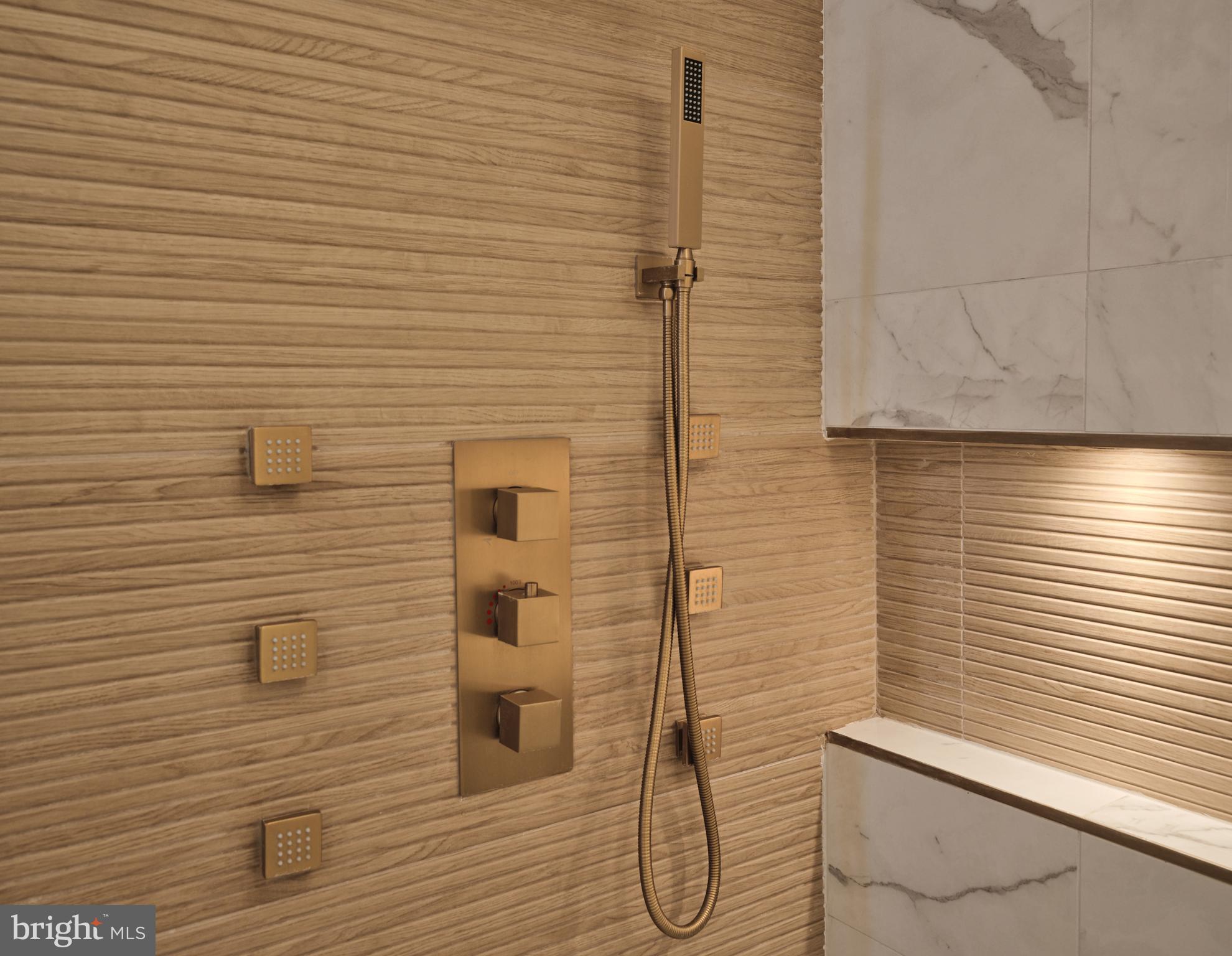 SOCIETY HILL - Residential