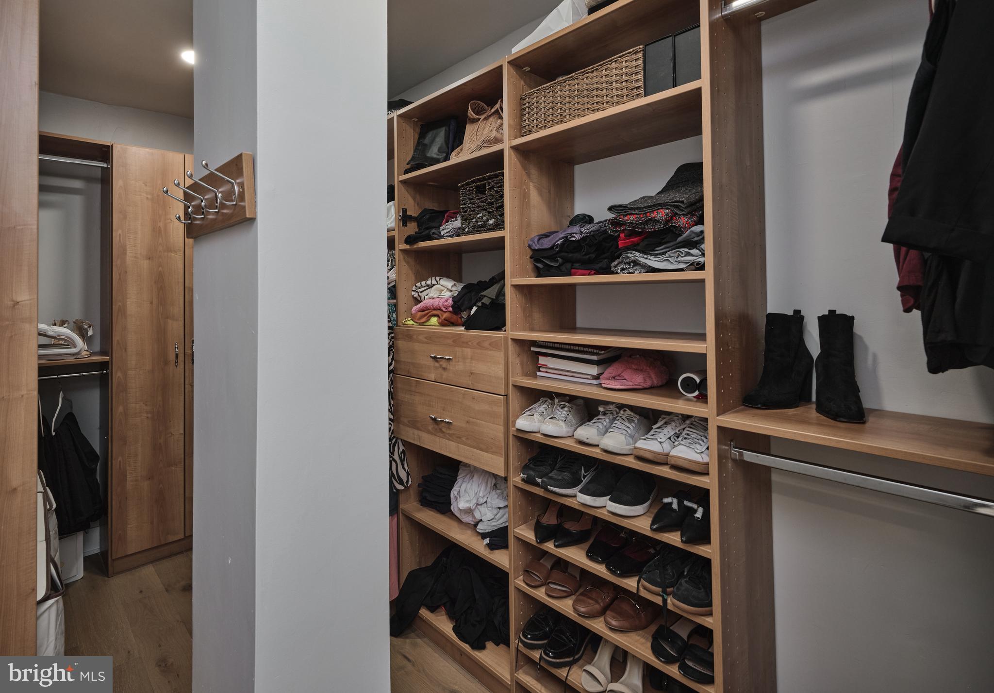 SOCIETY HILL - Residential