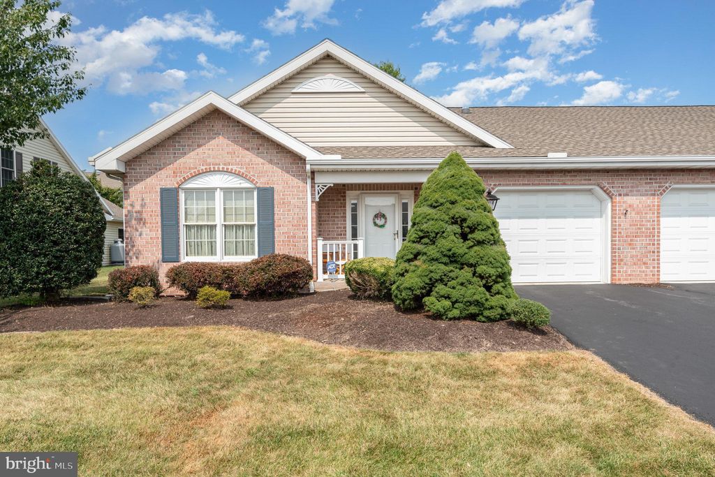 Photo of 27 Blue Mountain Vista, MECHANICSBURG, PA 17050 (MLS # PACB2045114)