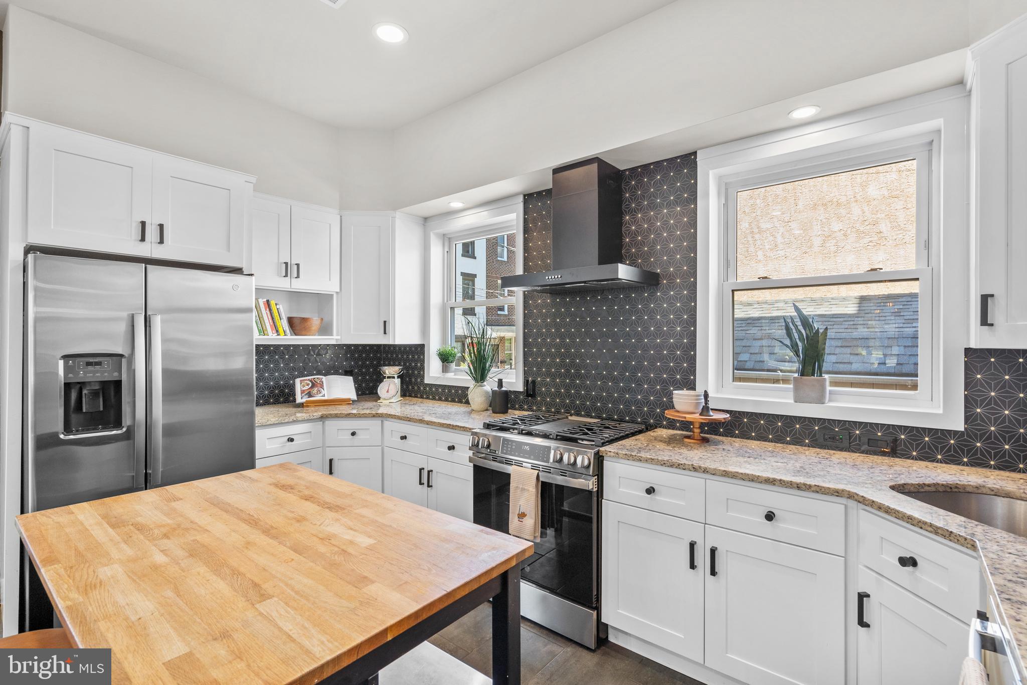 EAST KENSINGTON - Residential