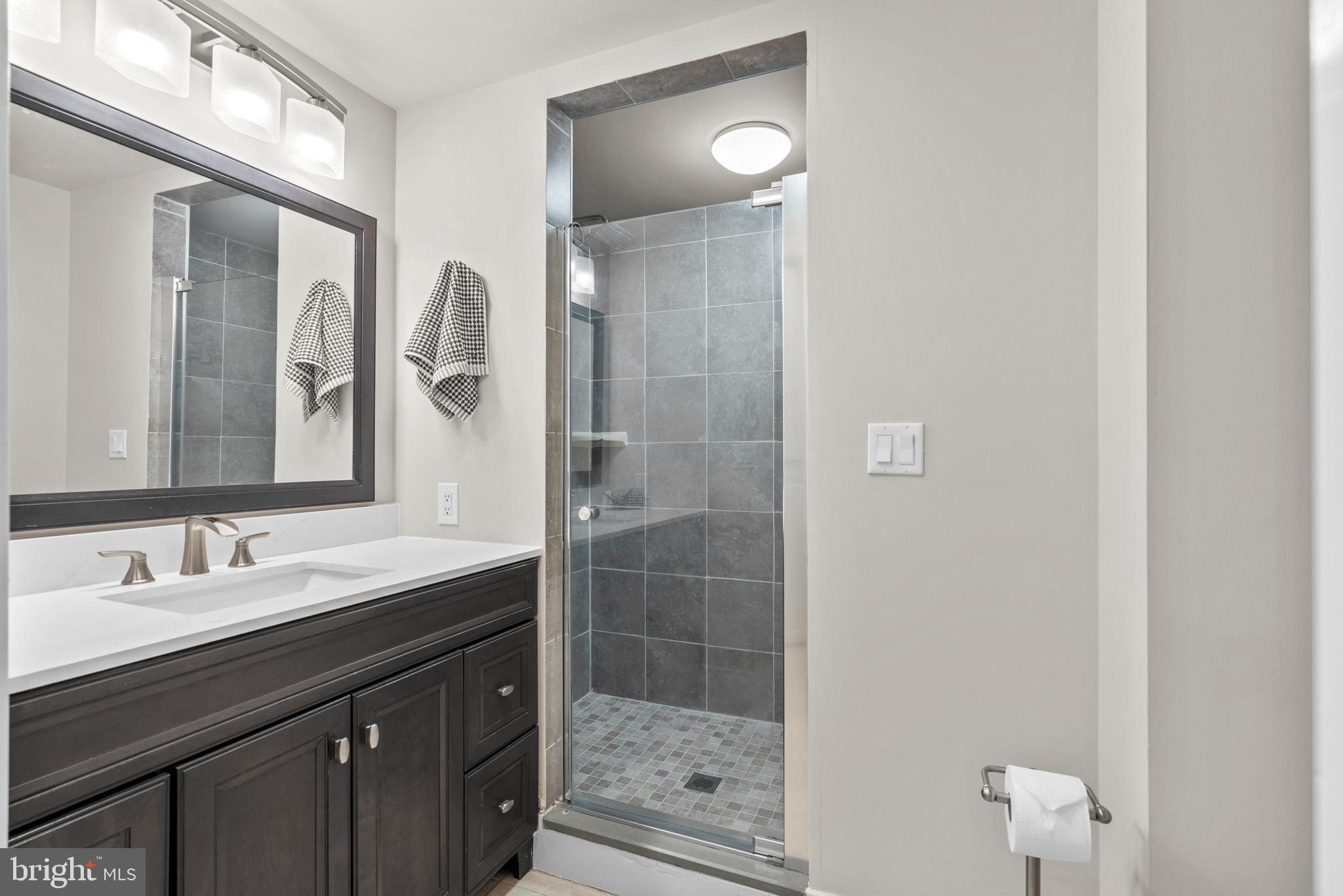 EAST KENSINGTON - Residential