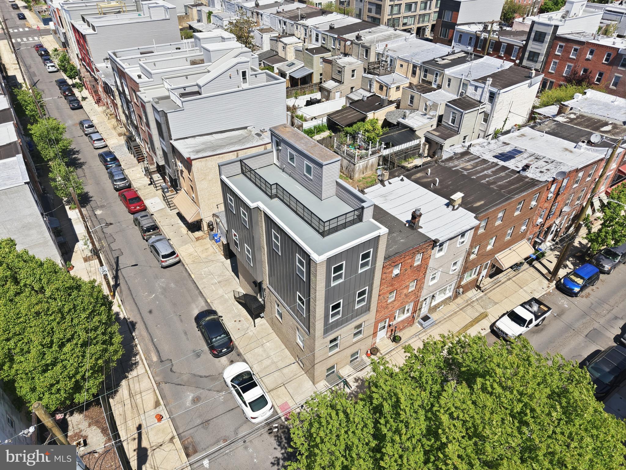 EAST KENSINGTON - Residential