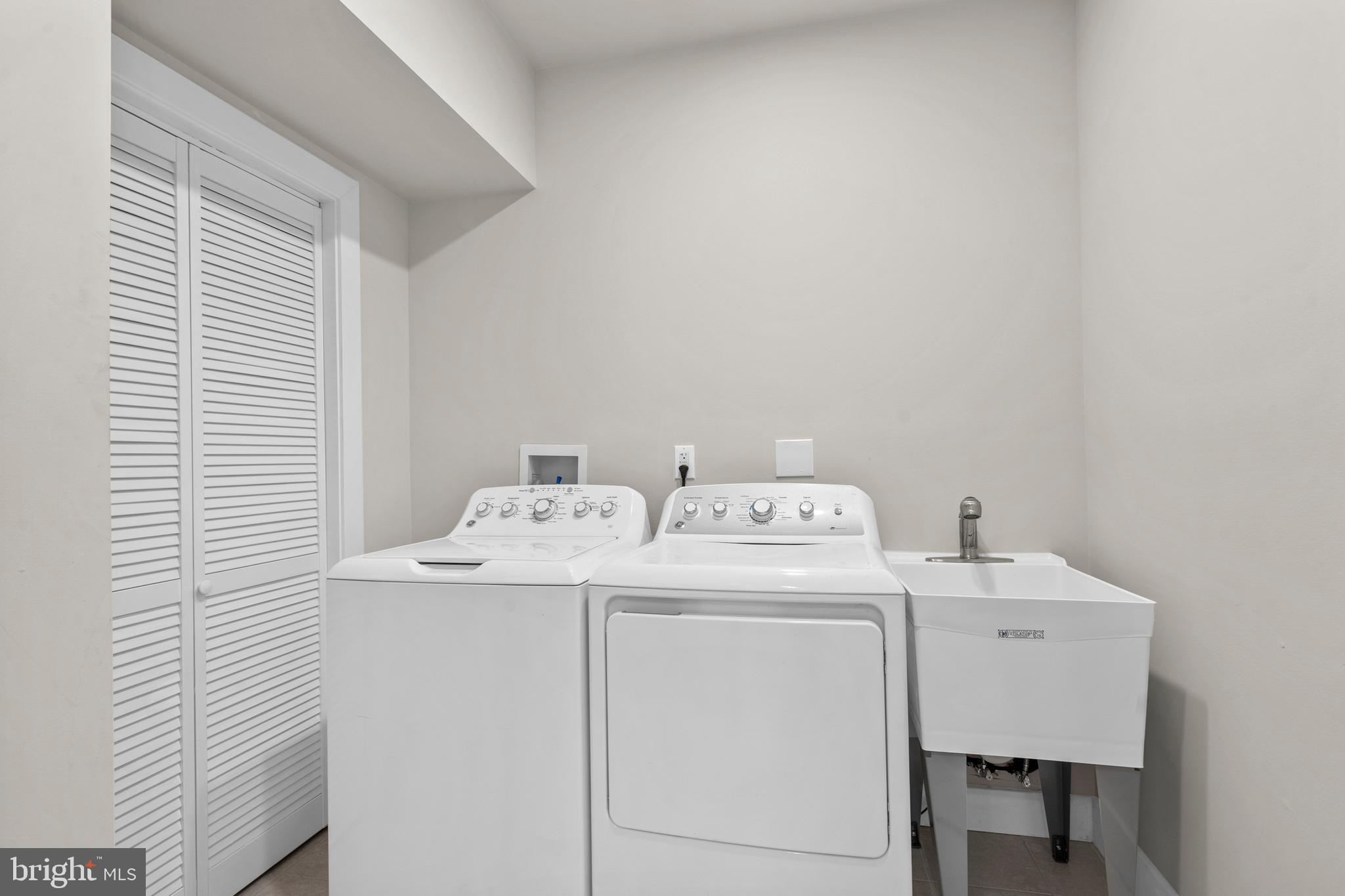 EAST KENSINGTON - Residential