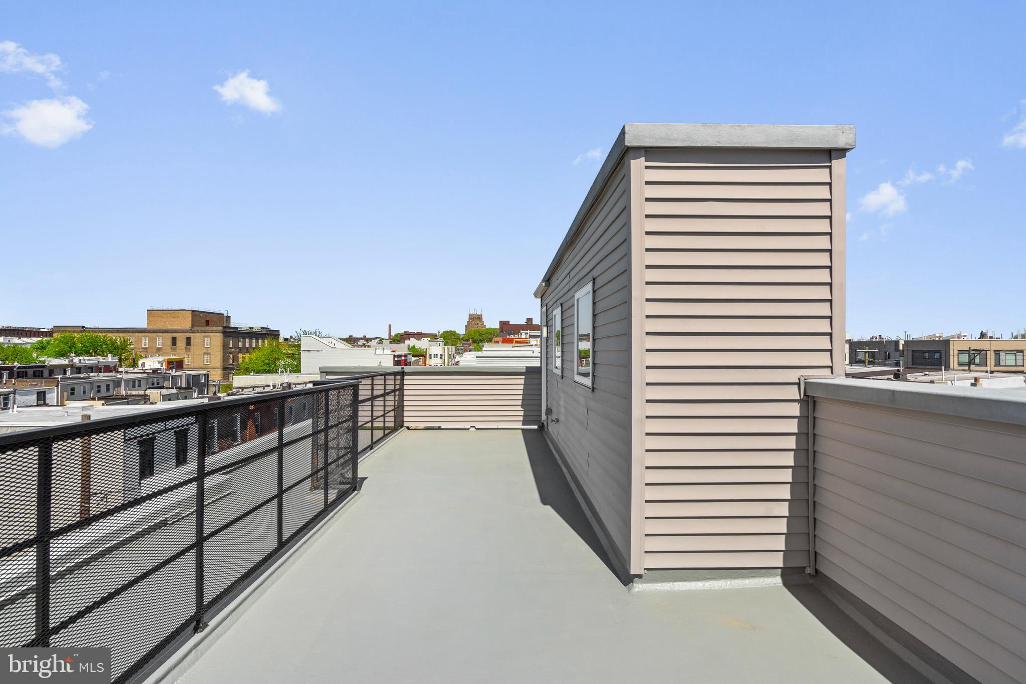 EAST KENSINGTON - Residential