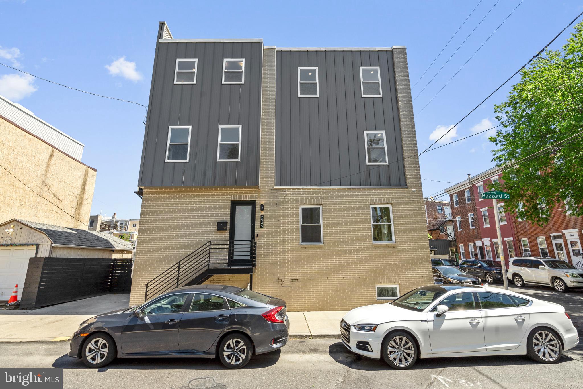 EAST KENSINGTON - Residential