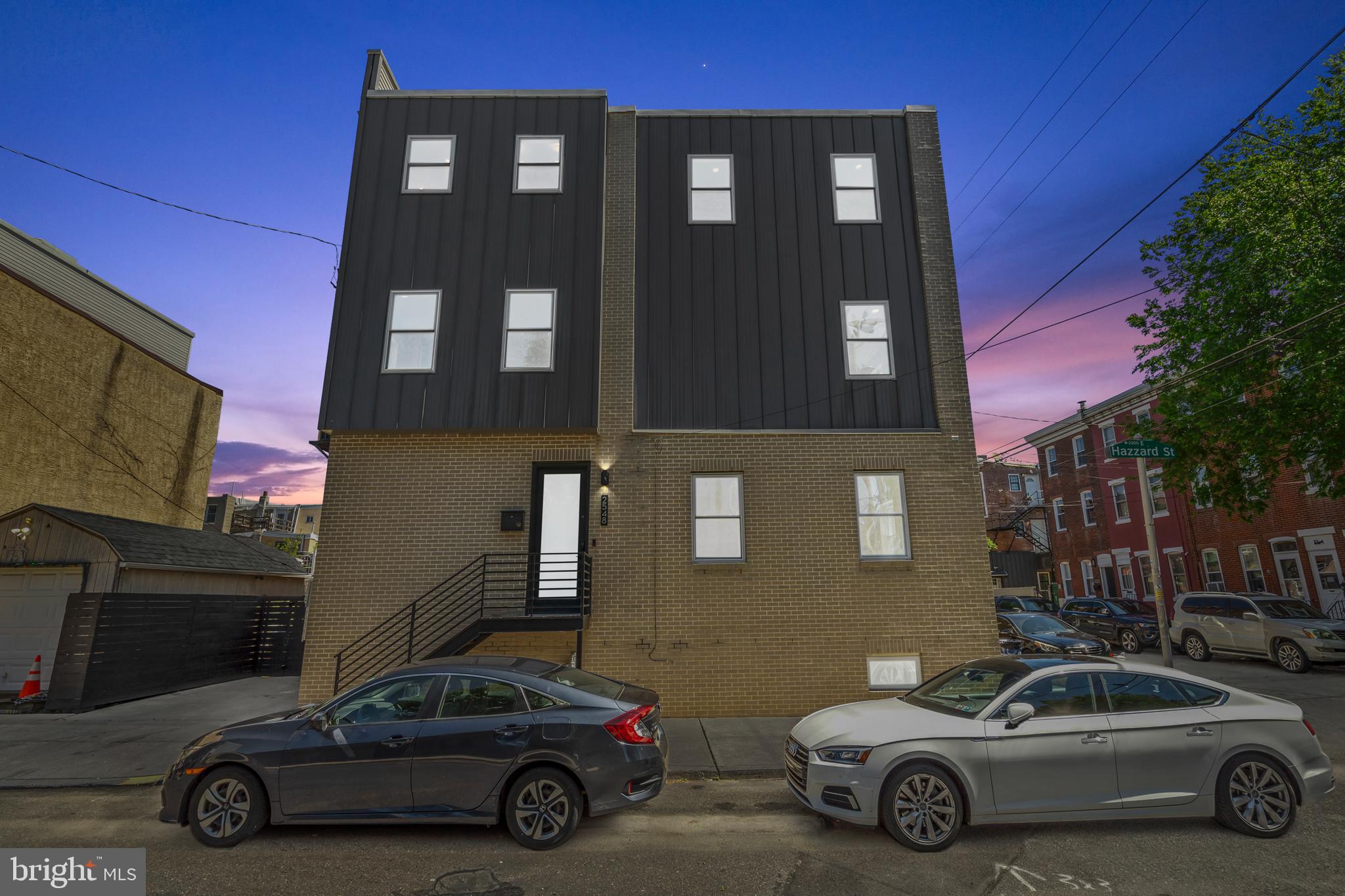 EAST KENSINGTON - Residential