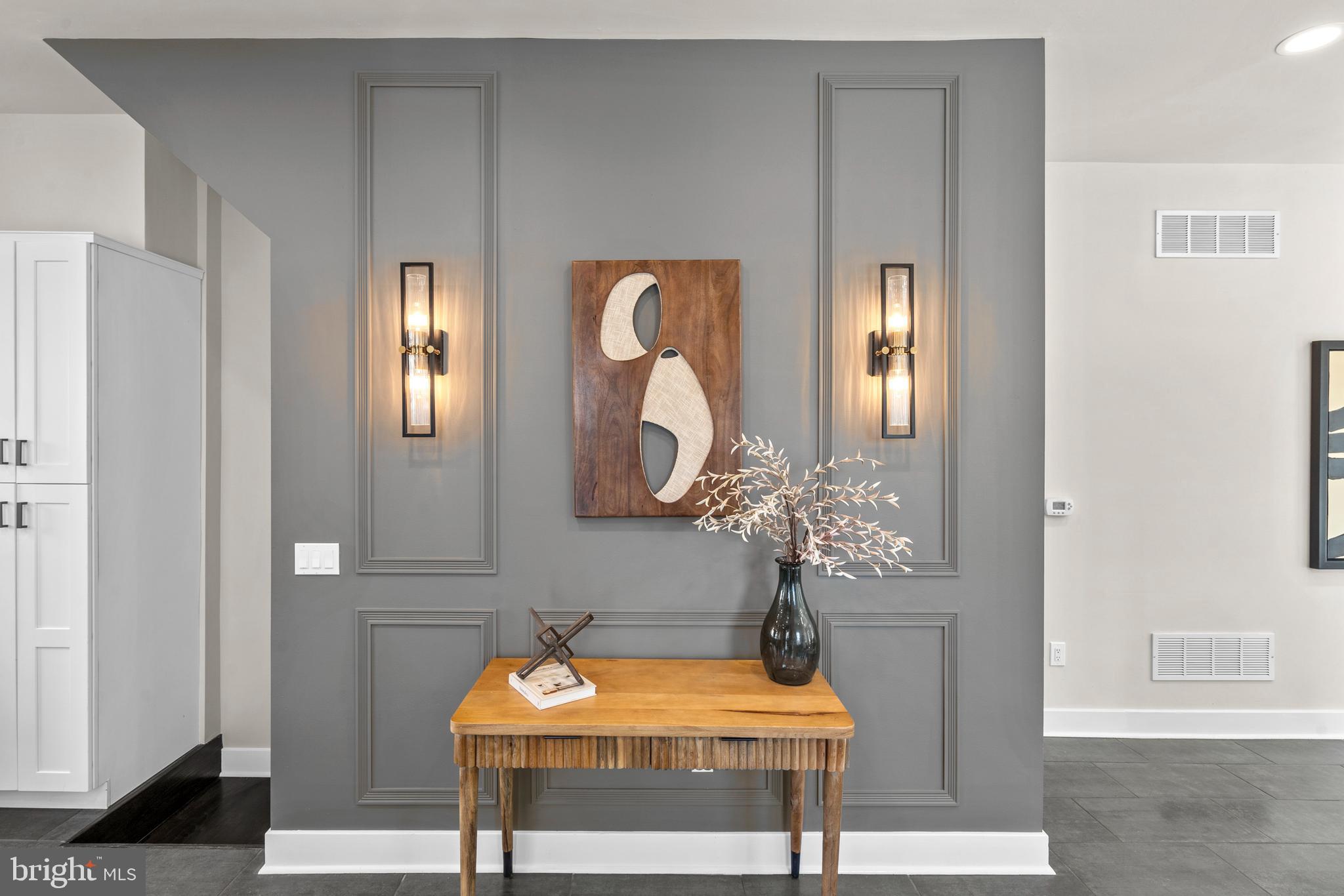 EAST KENSINGTON - Residential