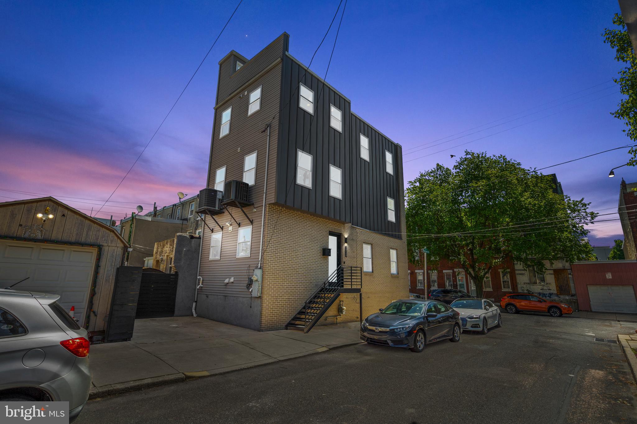 EAST KENSINGTON - Residential