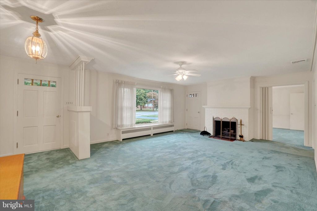 Photo of 398 Edgehill Road, YORK, PA 17403 (MLS # PAYK2089276)
