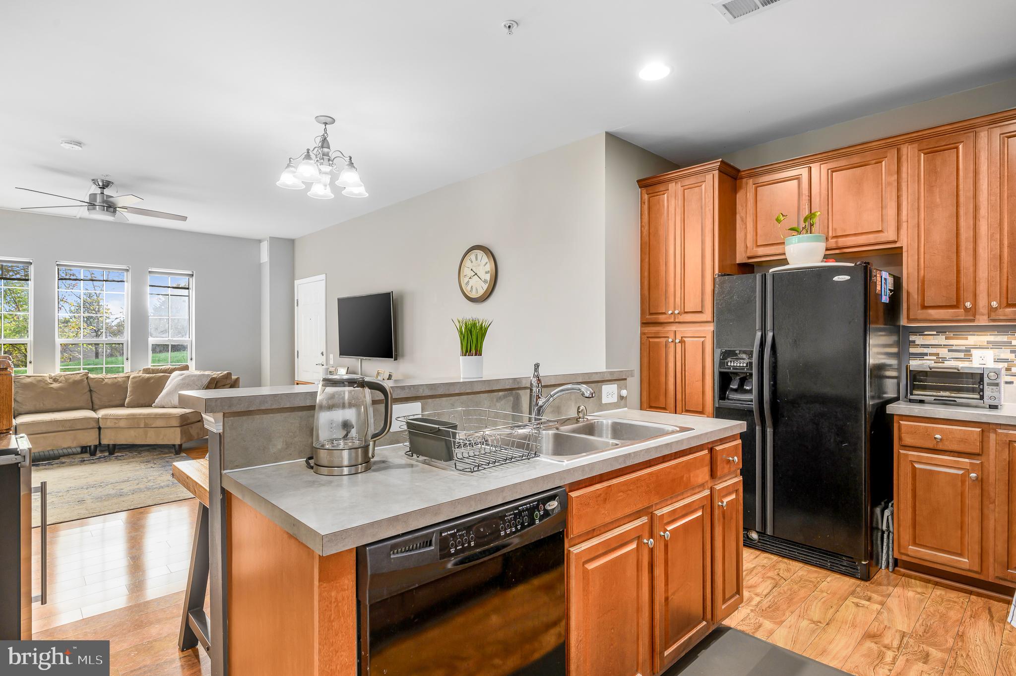 GOOSE CREEK VILLAGE CONDOMINIUM - Residential Lease