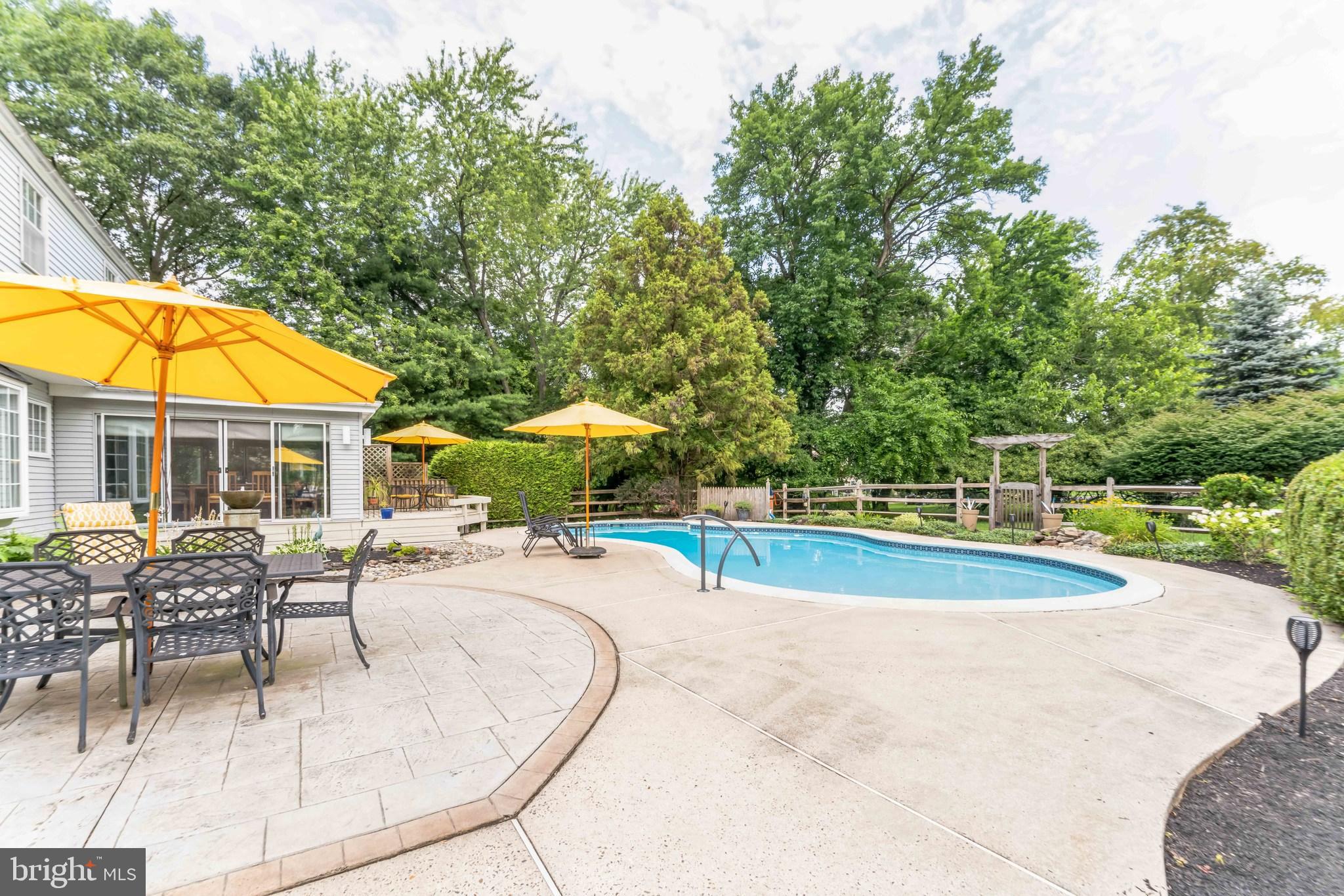 MAPLE HILL - Residential