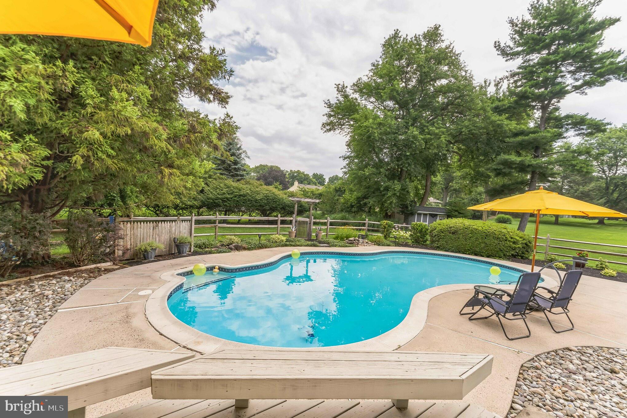 MAPLE HILL - Residential