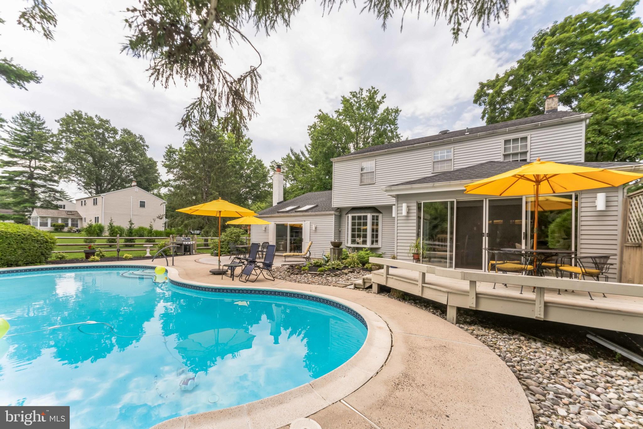 MAPLE HILL - Residential