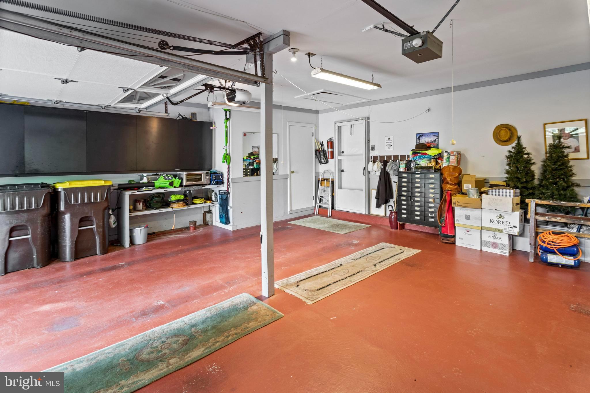 MAPLE HILL - Residential