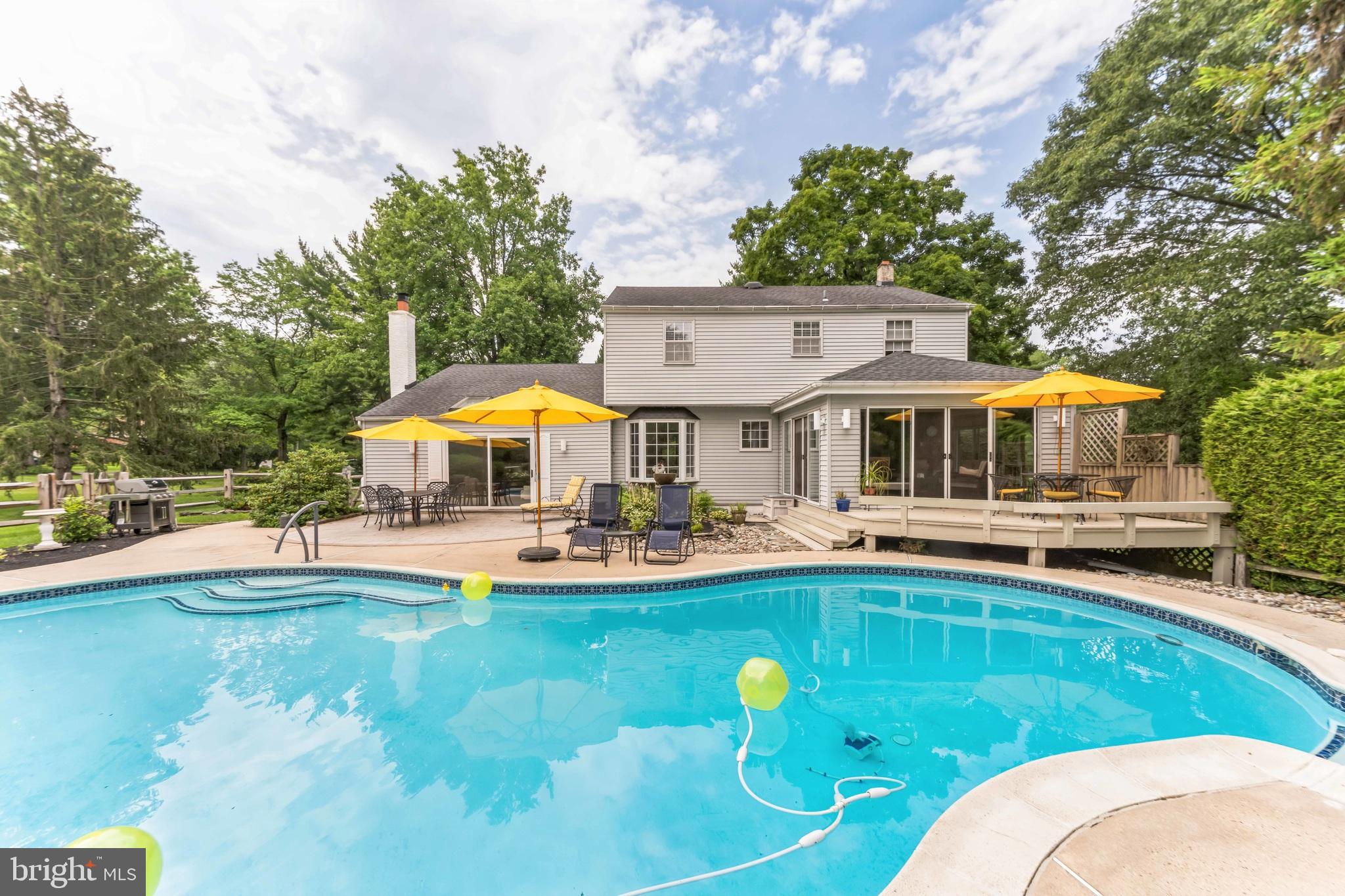 MAPLE HILL - Residential