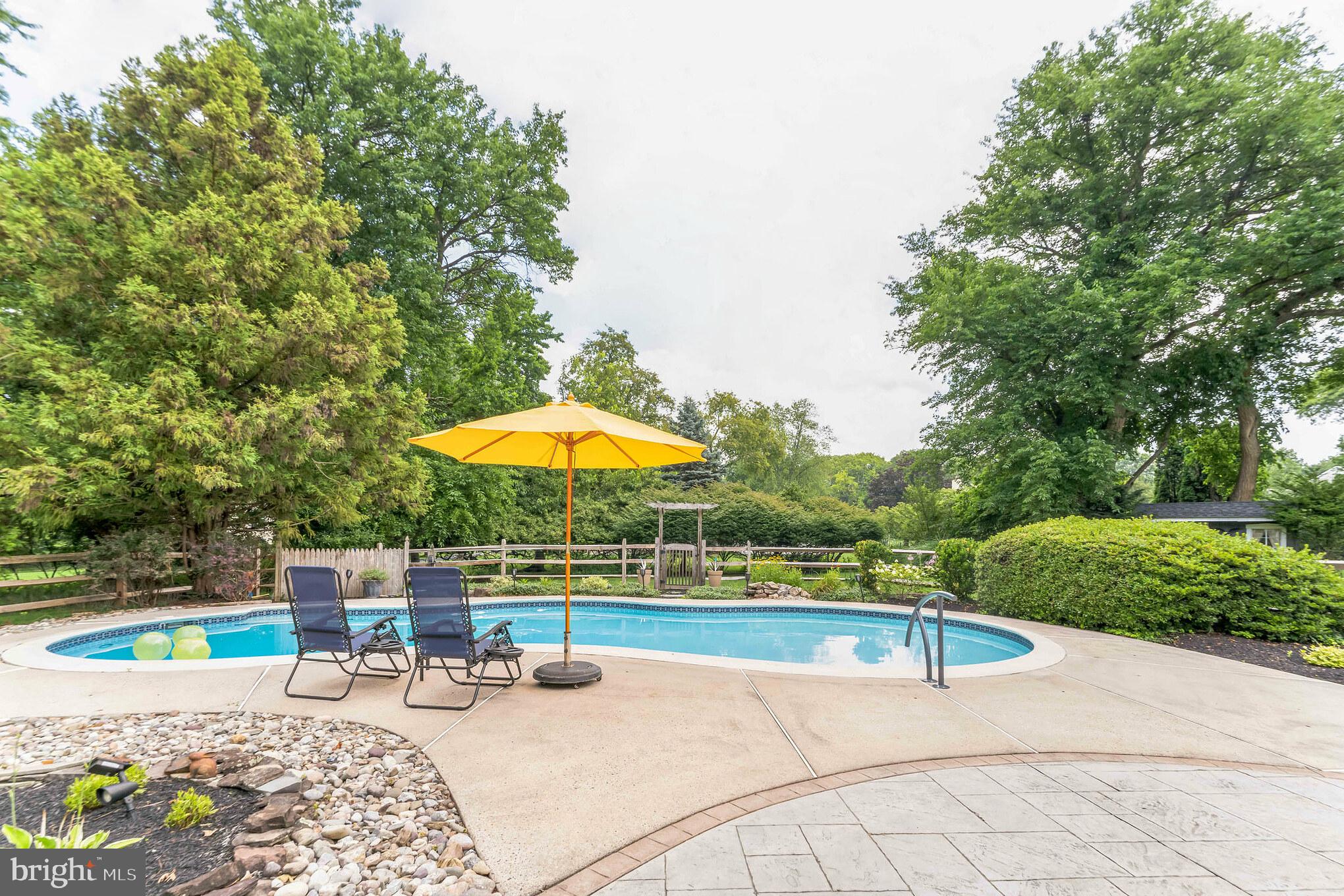 MAPLE HILL - Residential