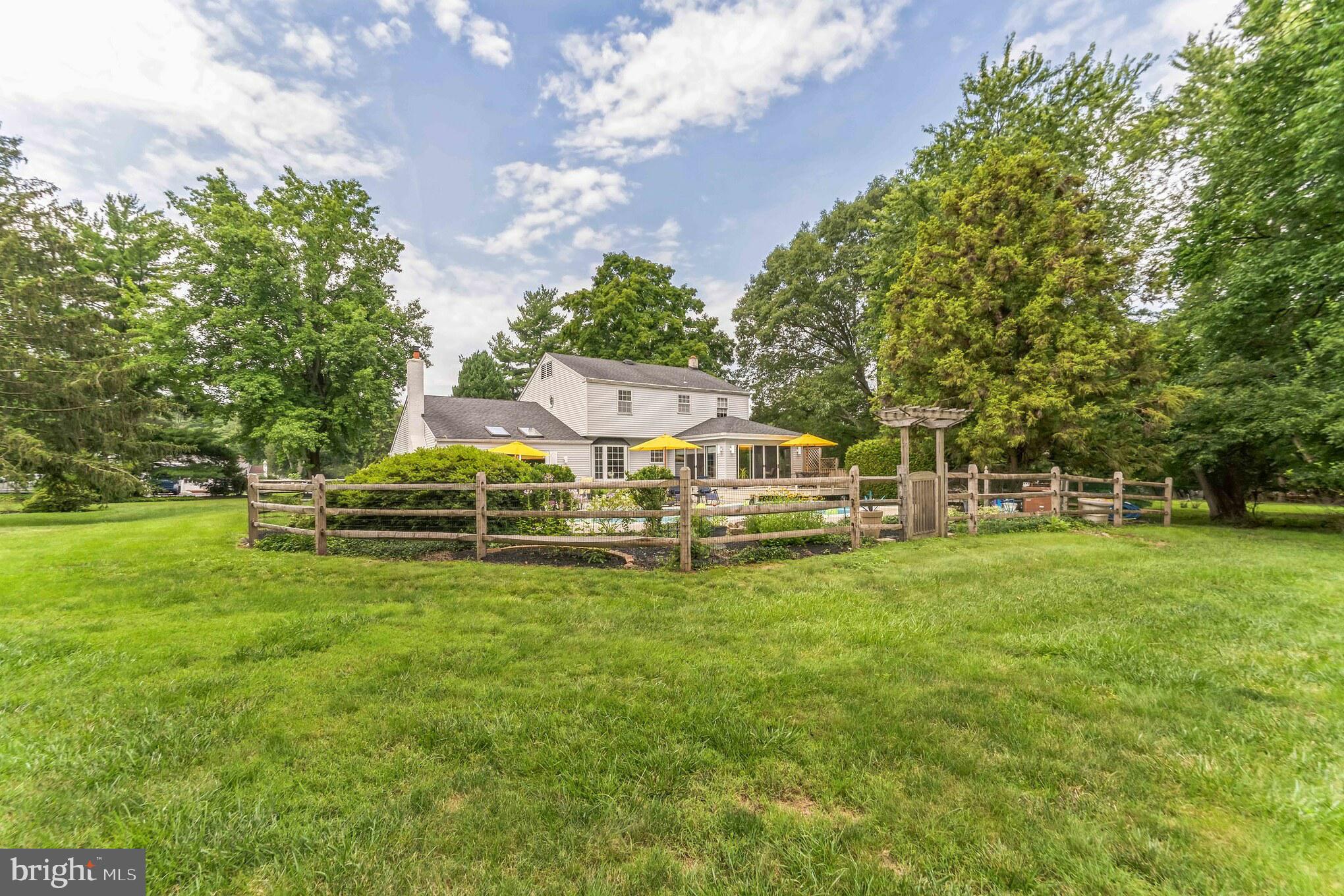 MAPLE HILL - Residential