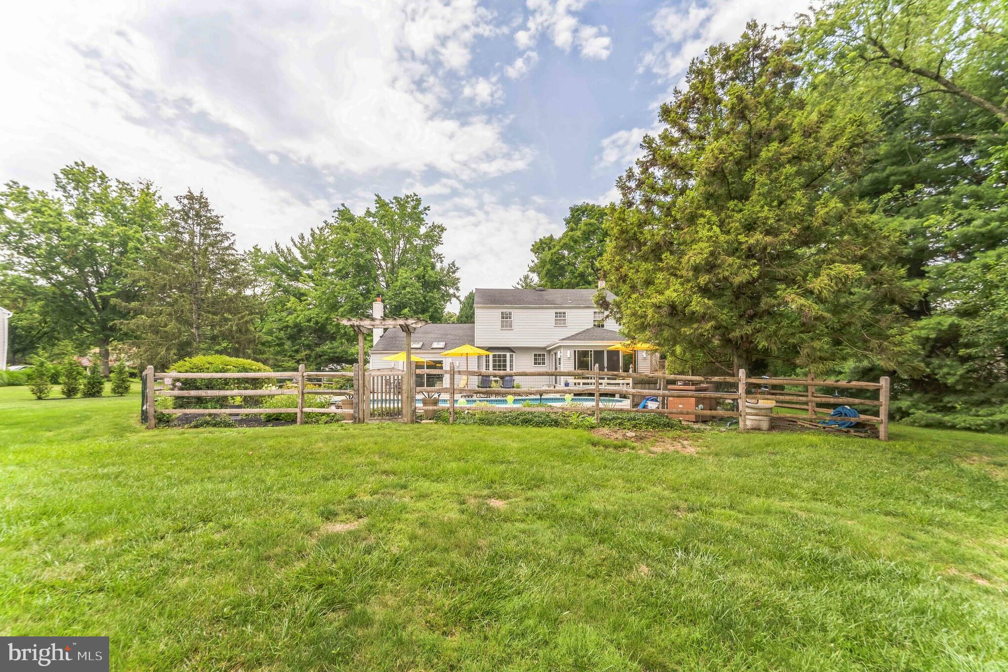 MAPLE HILL - Residential