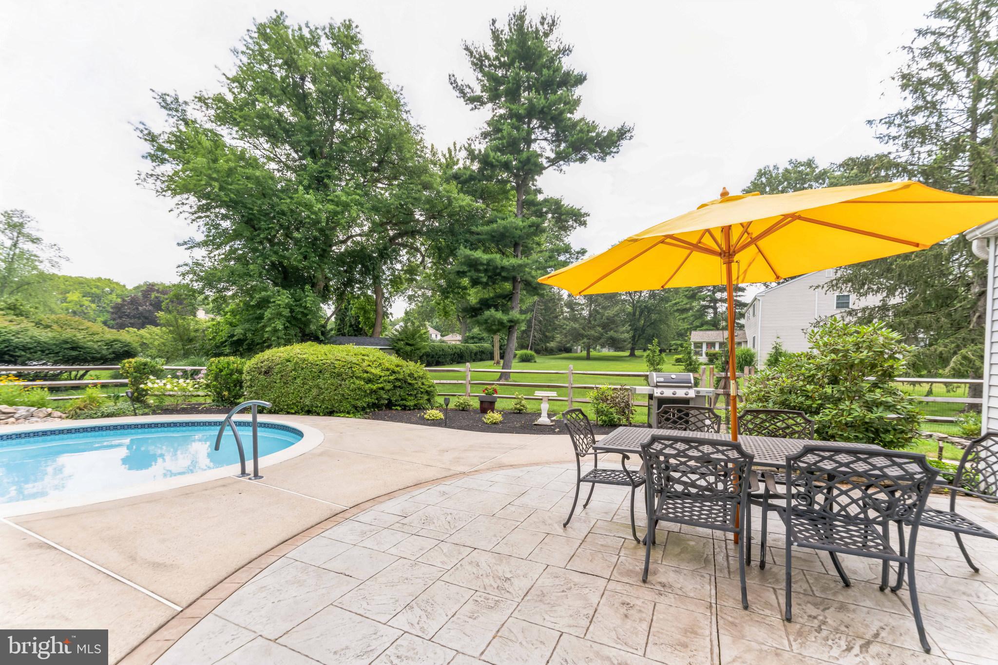 MAPLE HILL - Residential