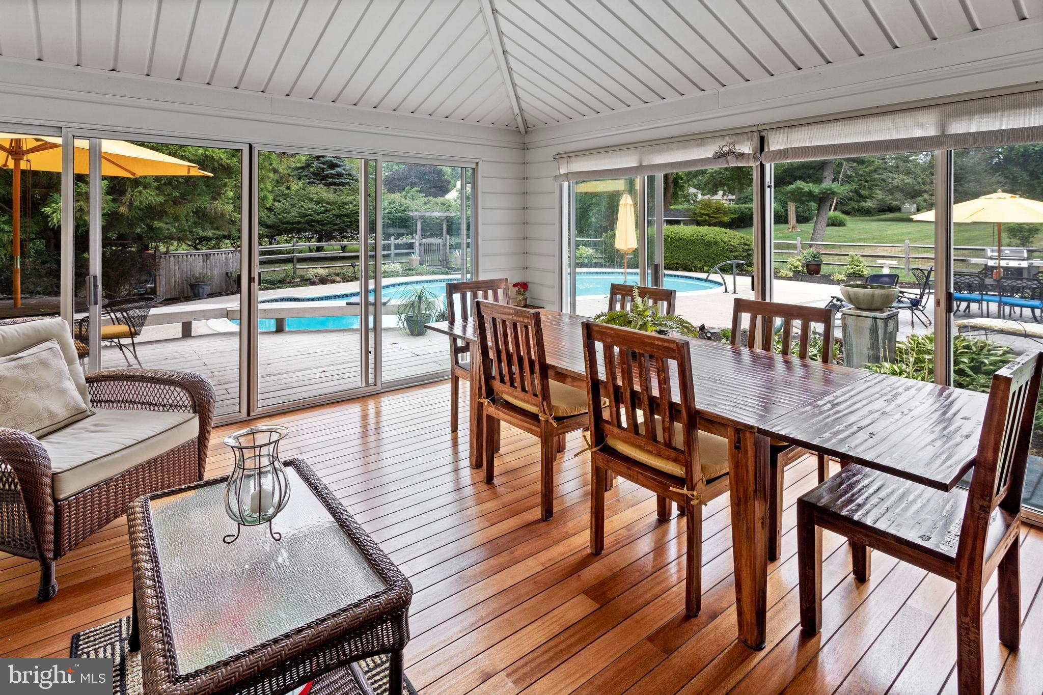 MAPLE HILL - Residential