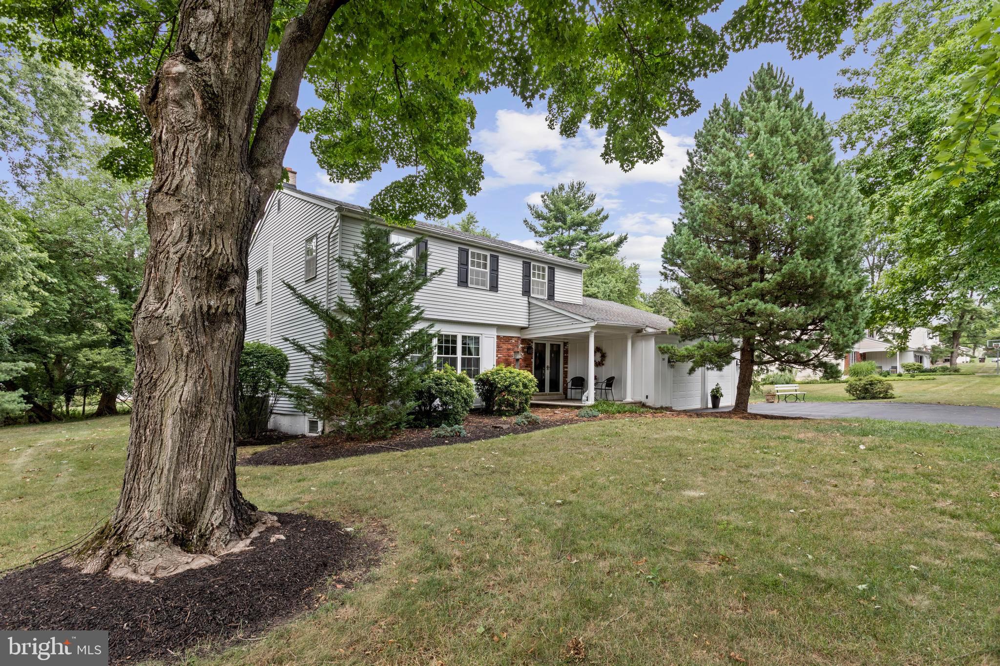 MAPLE HILL - Residential