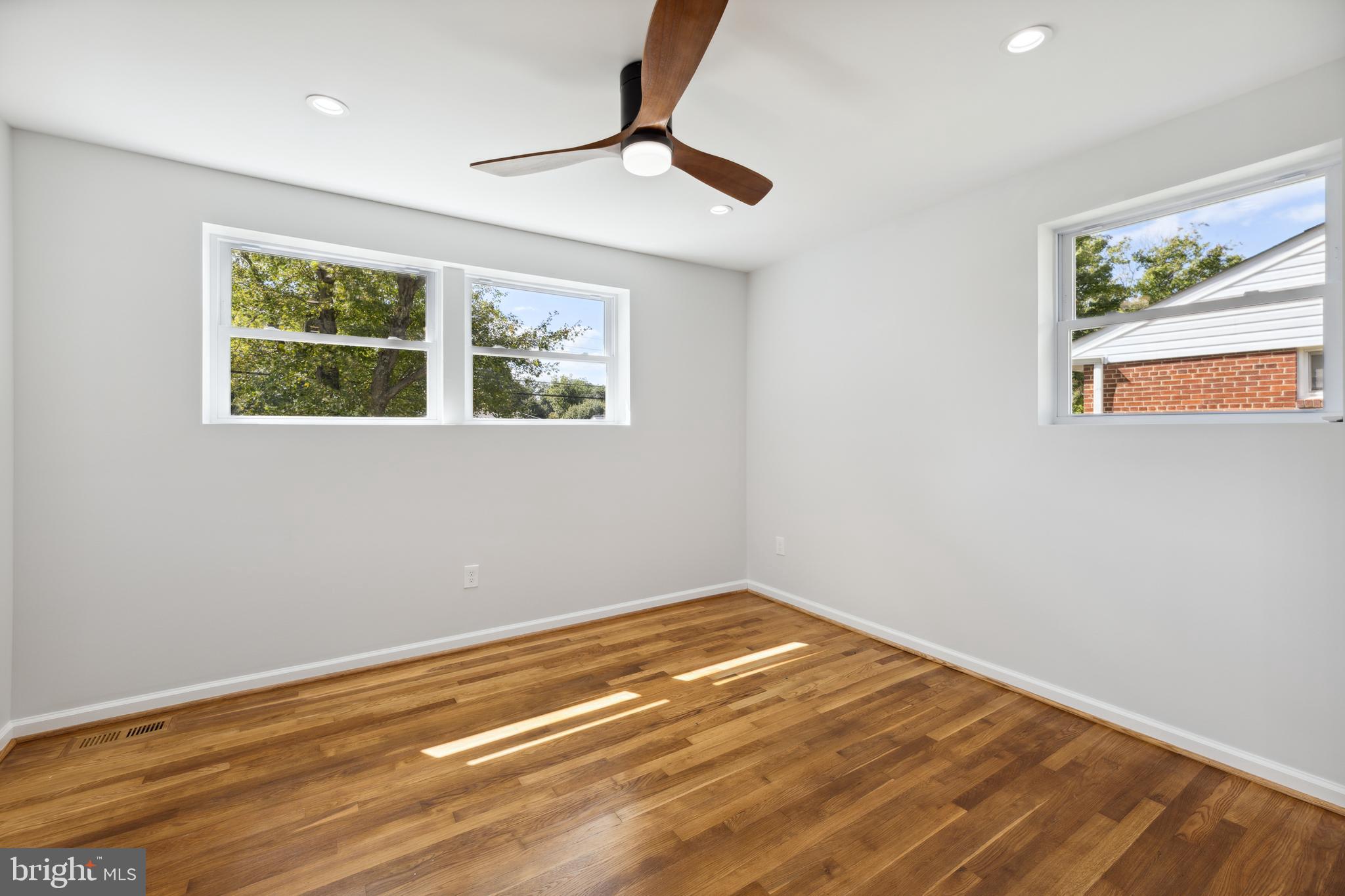 WHEATON WOODS - Residential