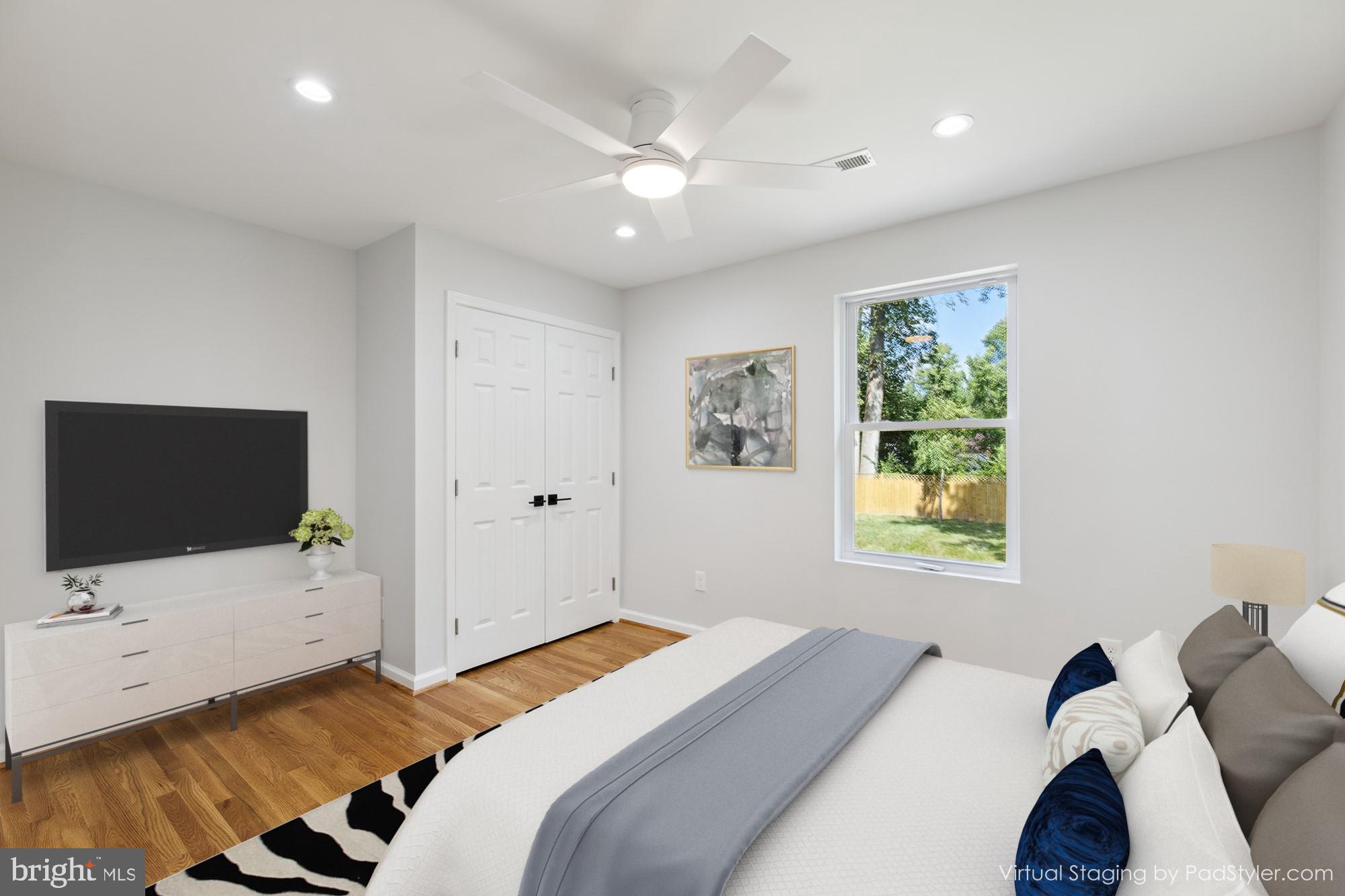 WHEATON WOODS - Residential