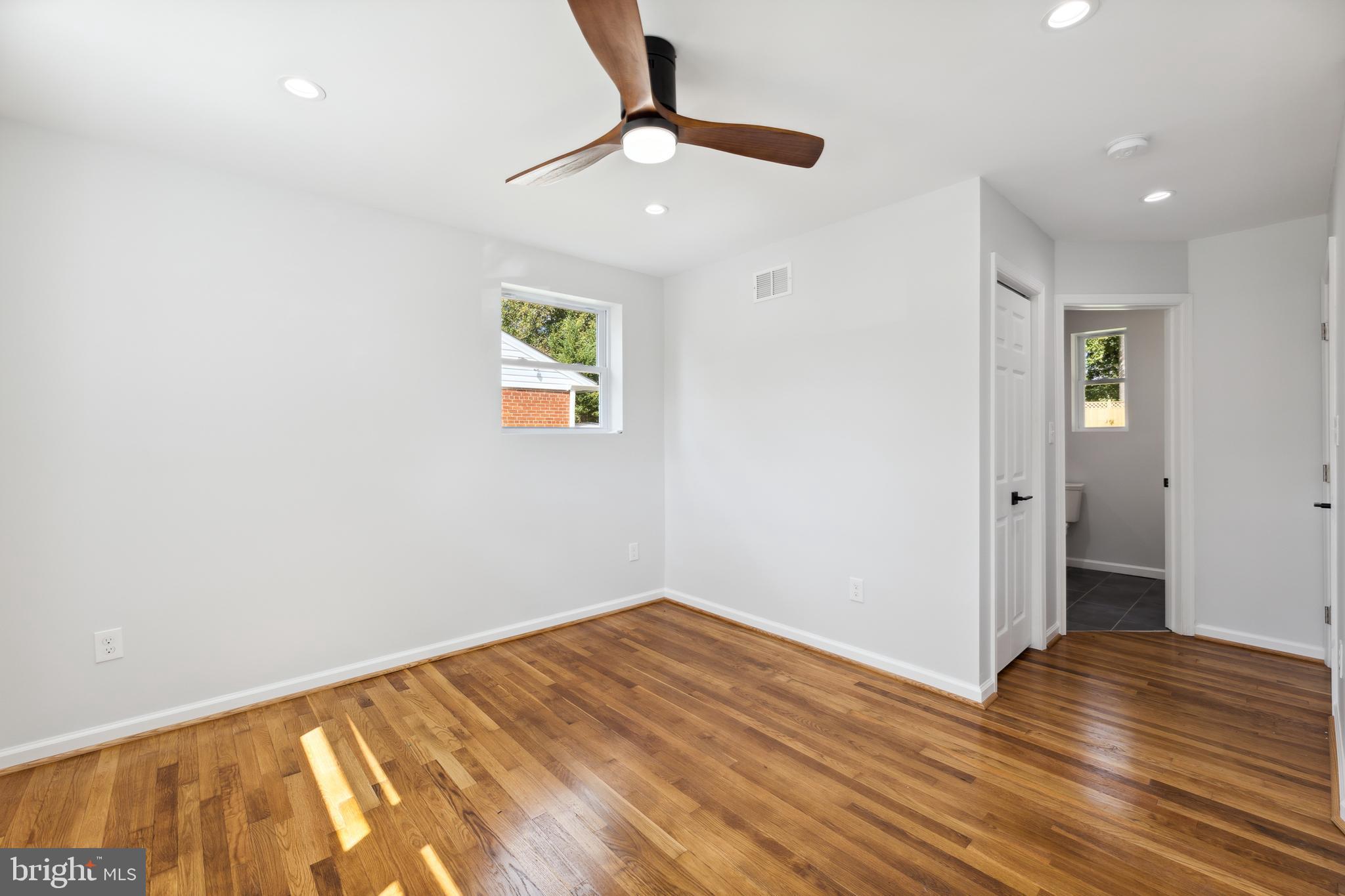 WHEATON WOODS - Residential