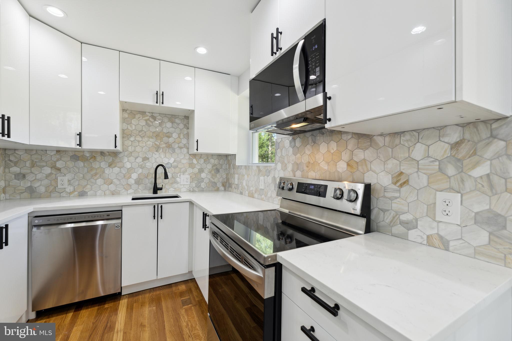 WHEATON WOODS - Residential