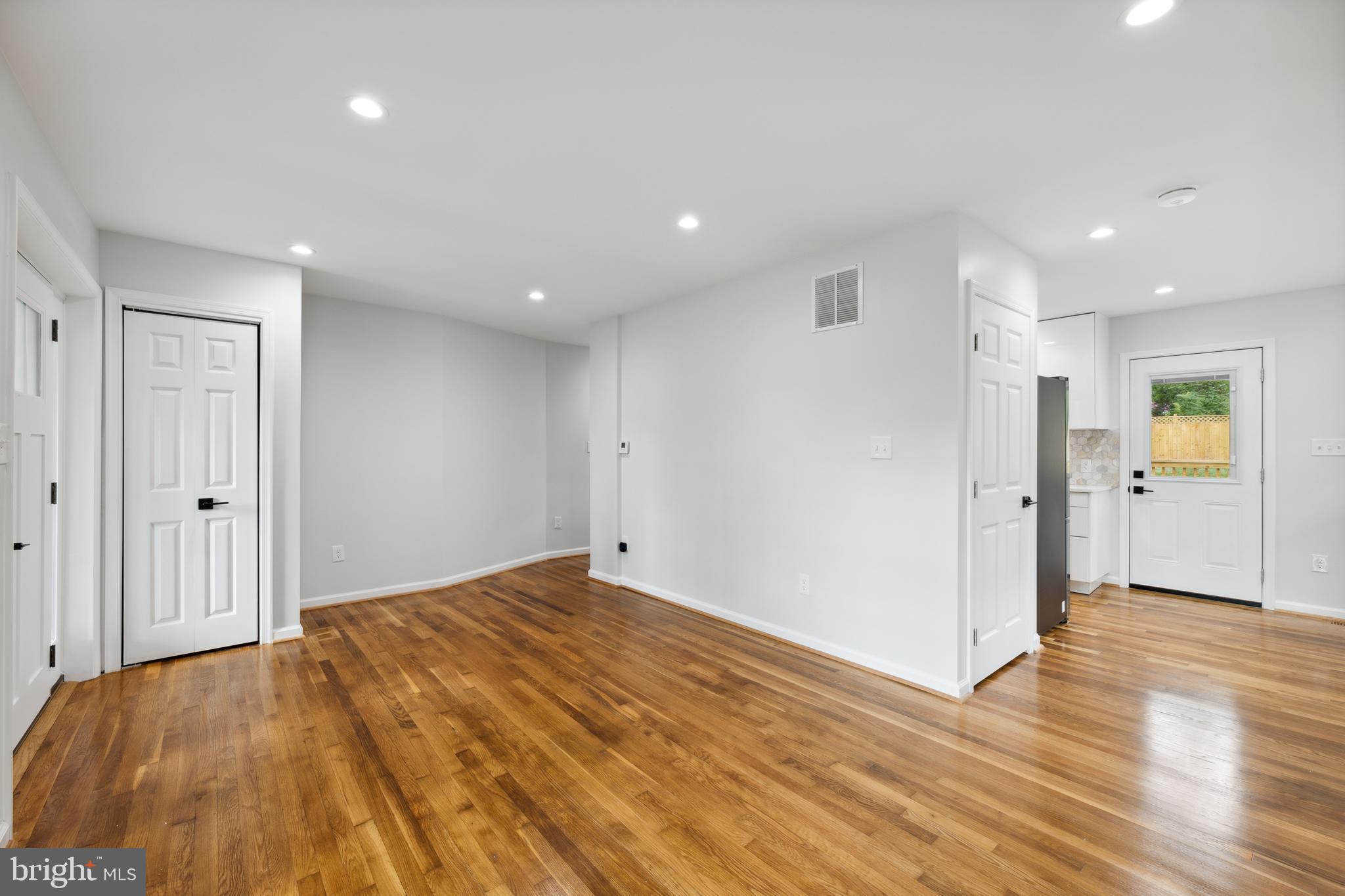 WHEATON WOODS - Residential