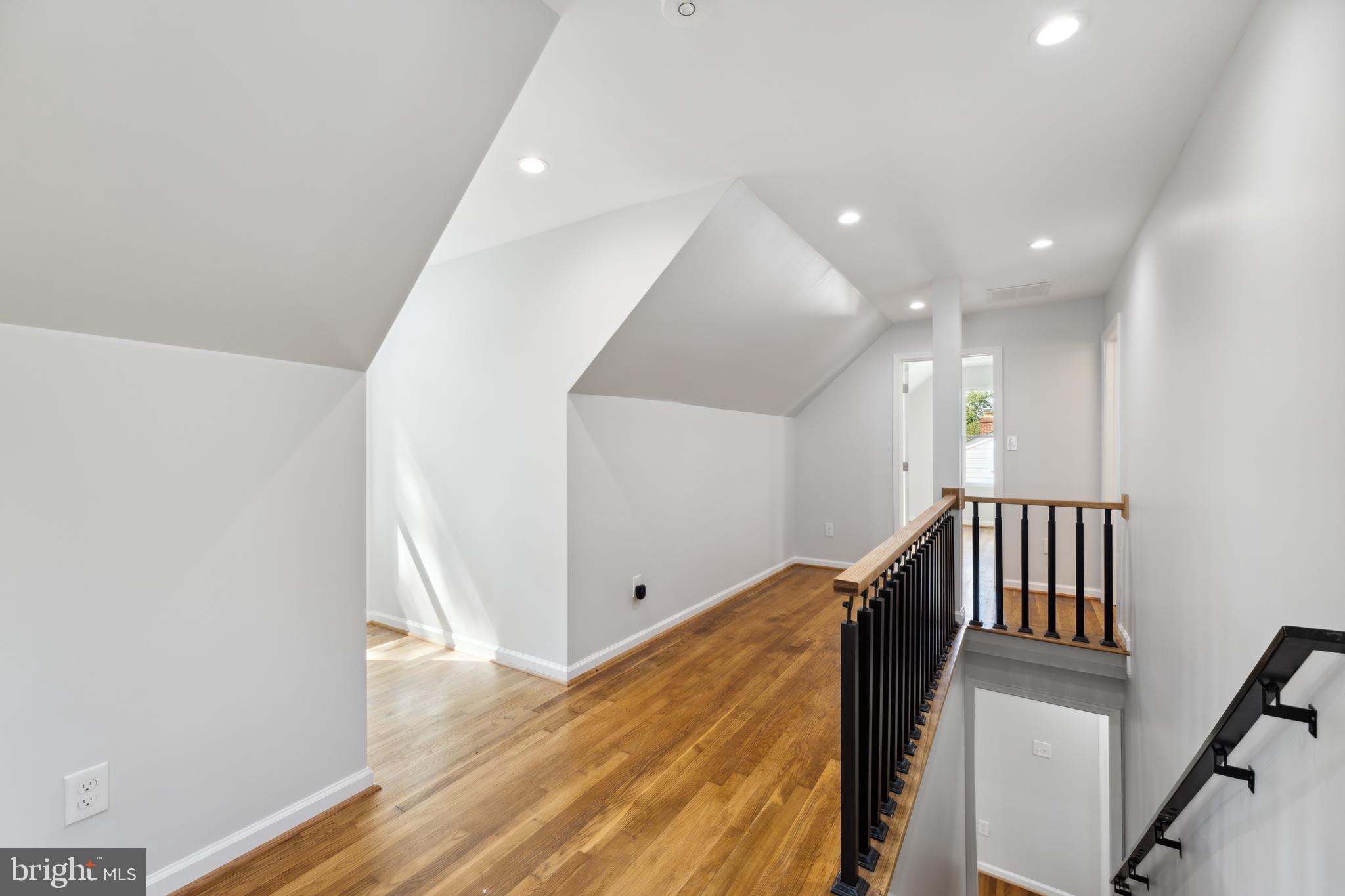 WHEATON WOODS - Residential