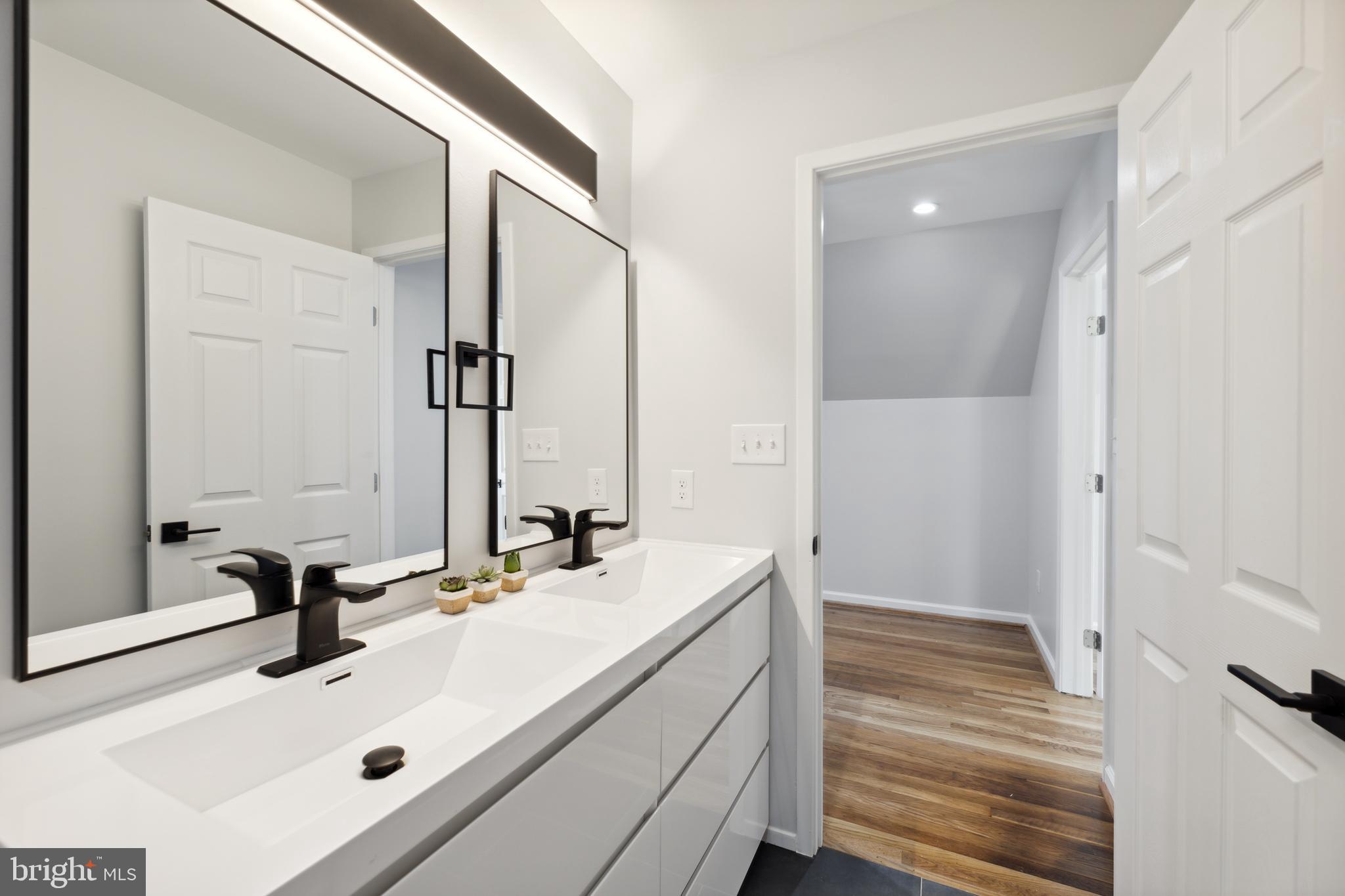 WHEATON WOODS - Residential