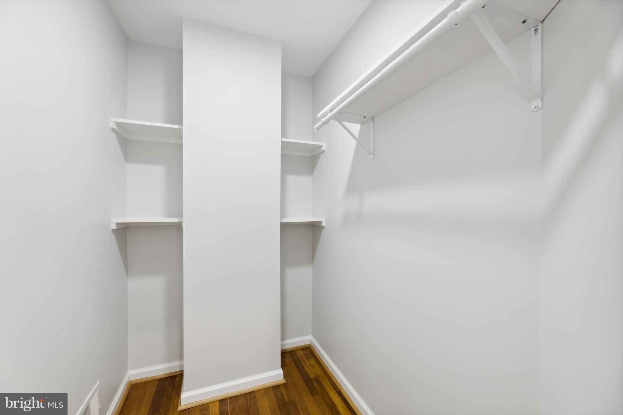 WHEATON WOODS - Residential