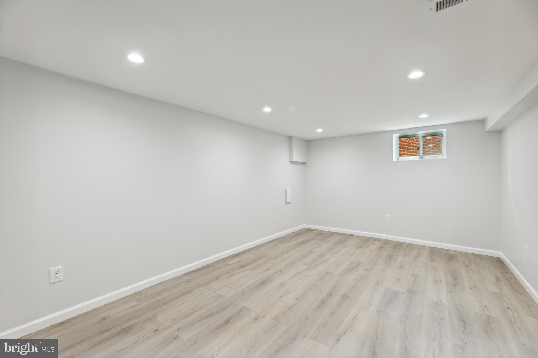 WHEATON WOODS - Residential