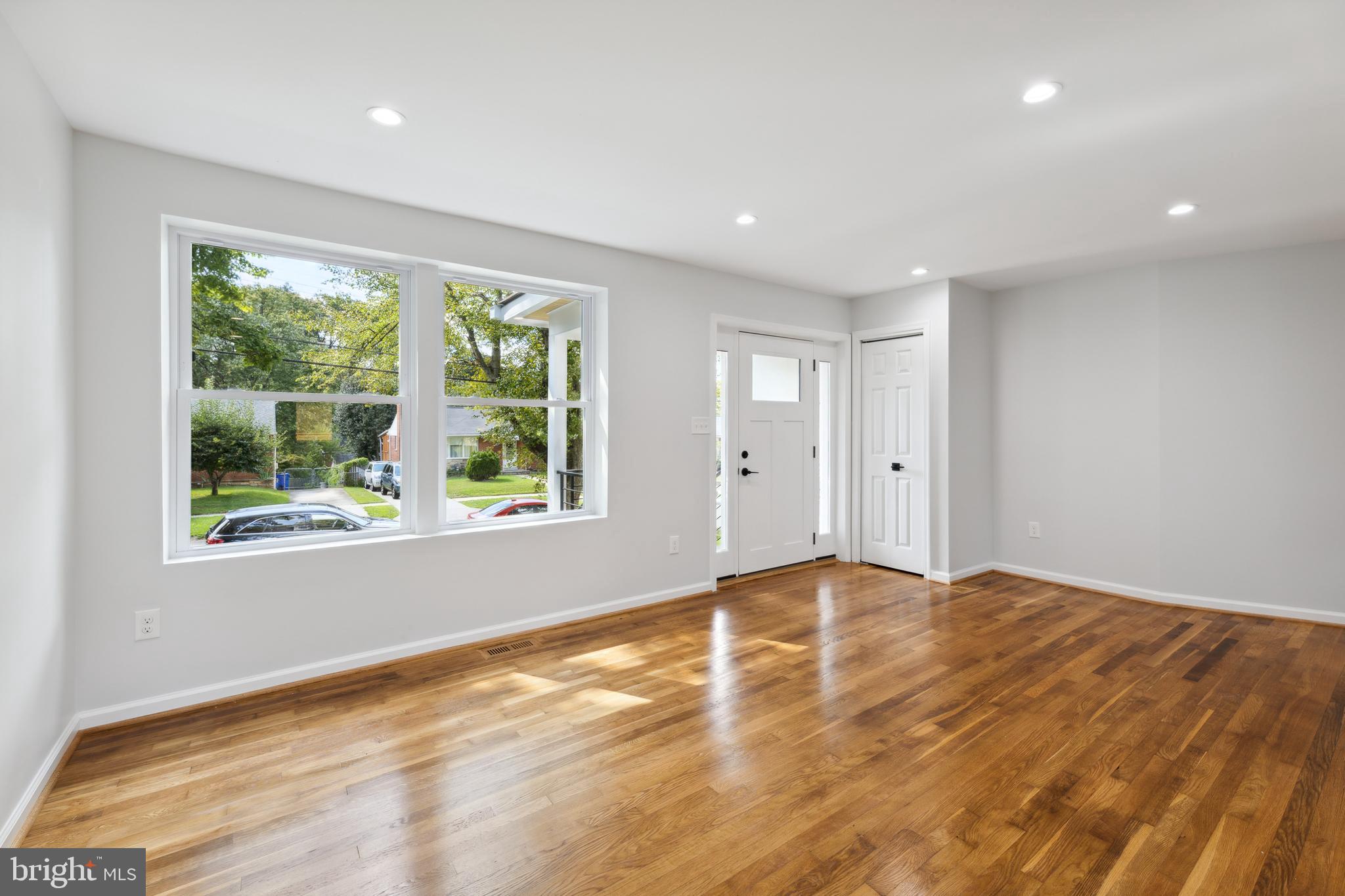 WHEATON WOODS - Residential