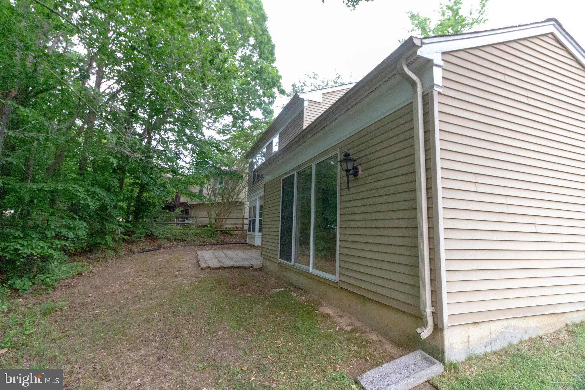 5903 VISTA COURT