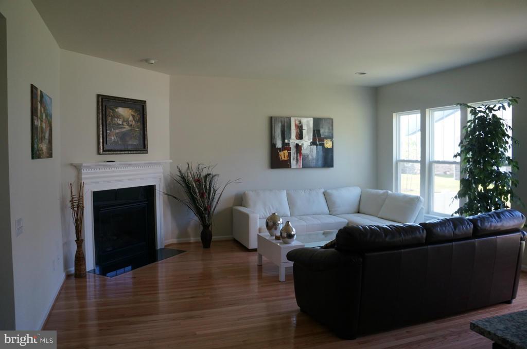 TRENT GROVE - Residential