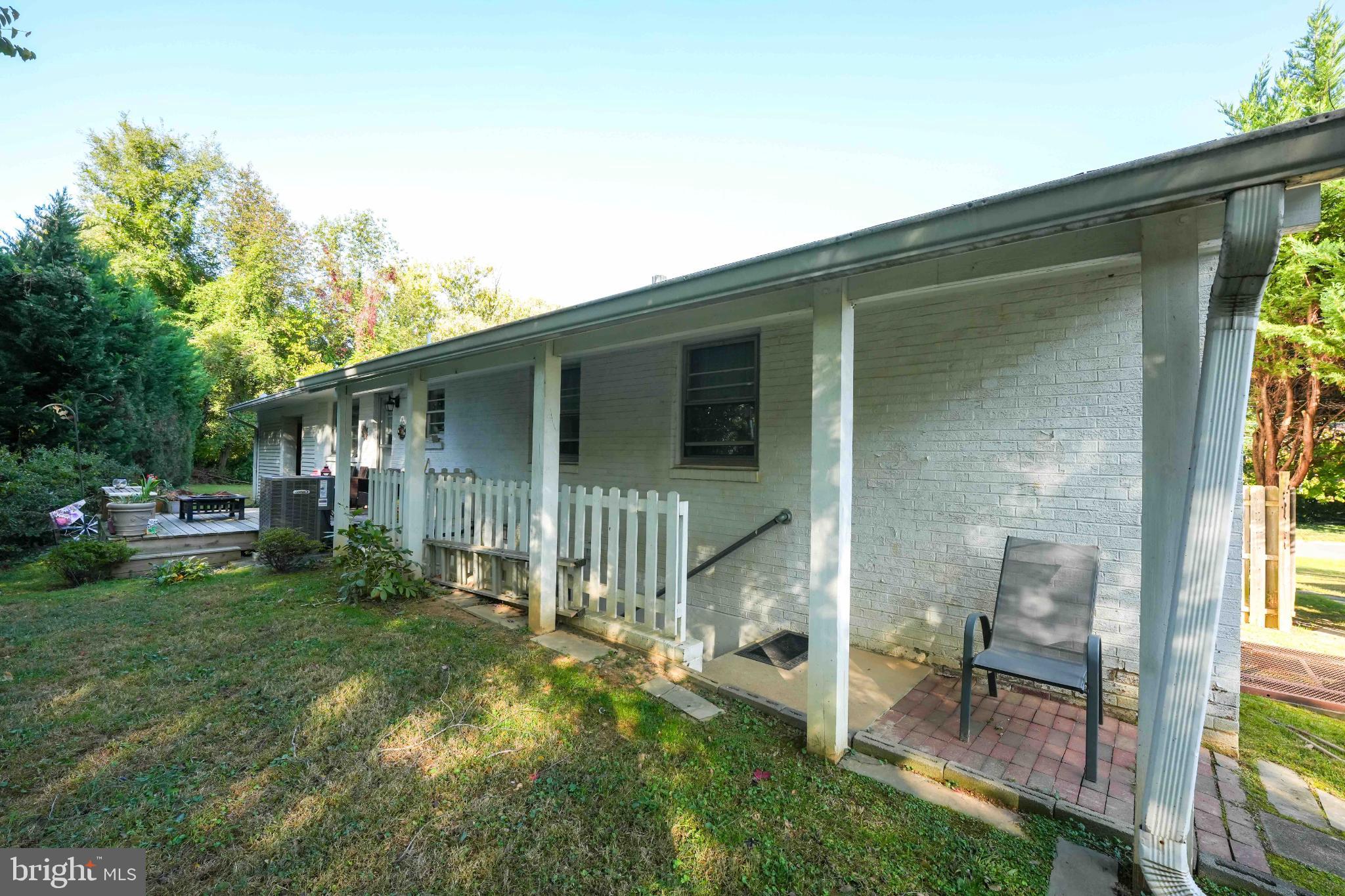 MCLEAN MANOR - Residential Lease