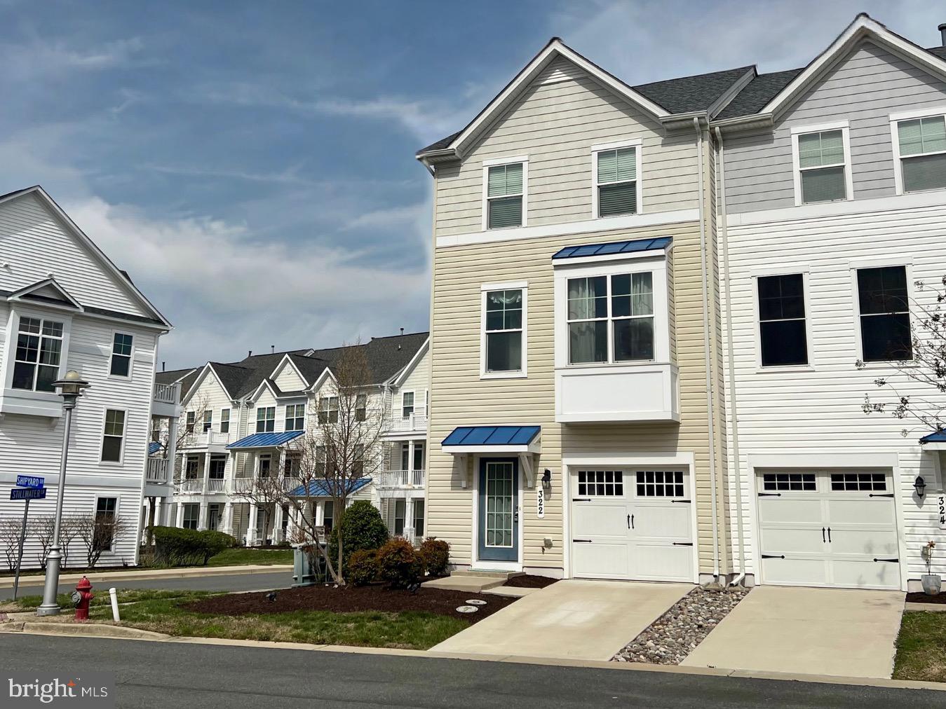 DEEP HARBOUR - Residential