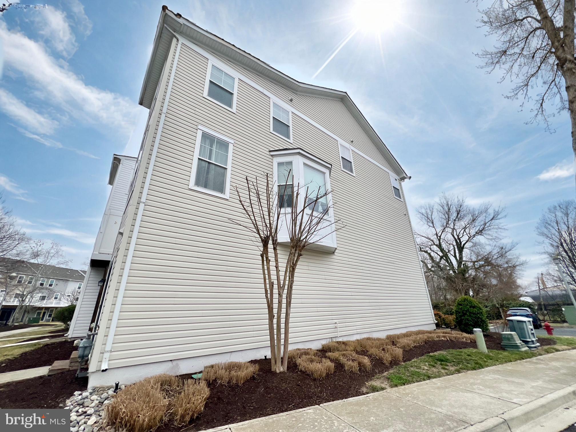 DEEP HARBOUR - Residential